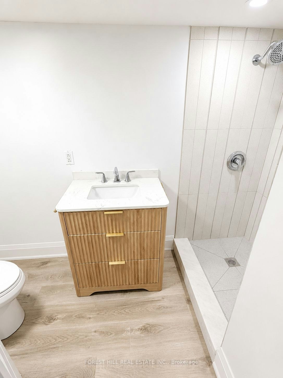Lower-43 Belvidere Avenue, Toronto, ON, M6C 1P7 - 13