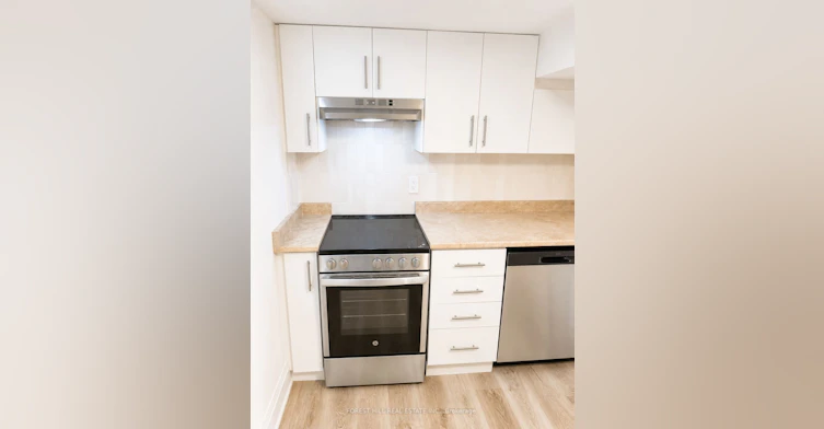 Lower-43 Belvidere Avenue, Toronto, ON, M6C 1P7 - 5