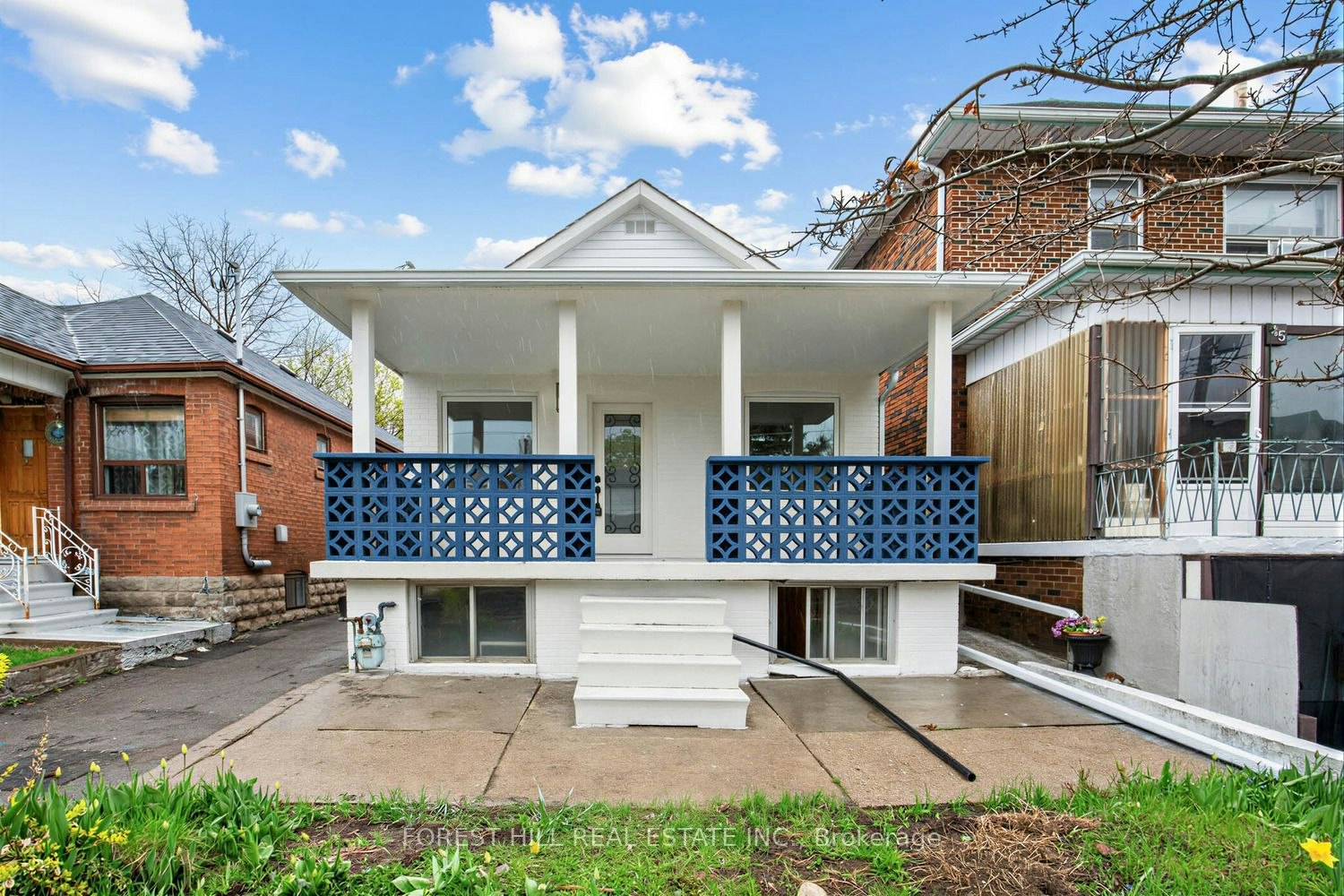 Lower-43 Belvidere Avenue, Toronto, ON, M6C 1P7