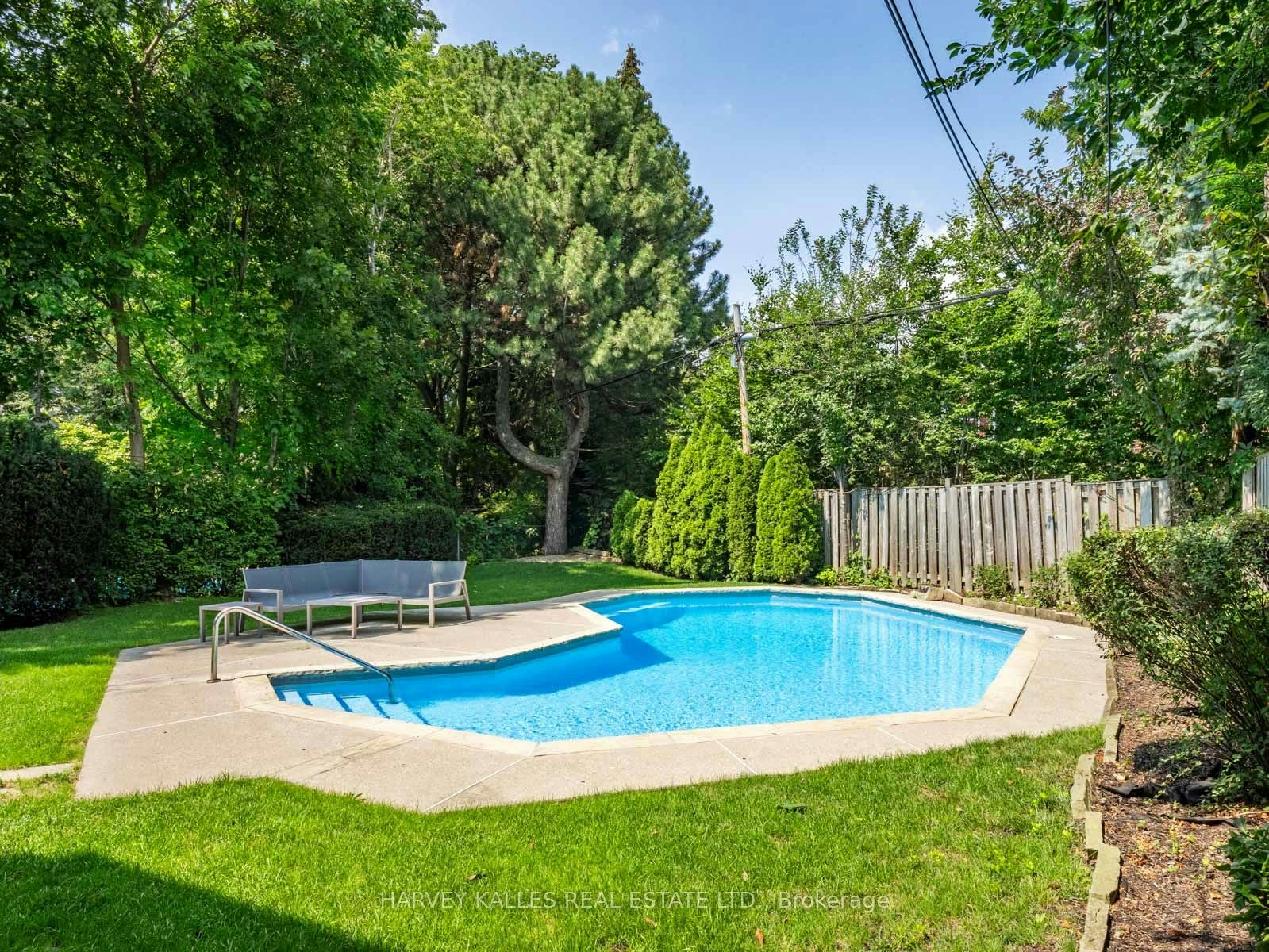 14 Dewbourne Avenue, Toronto, ON, M5P 1Z4 - 2