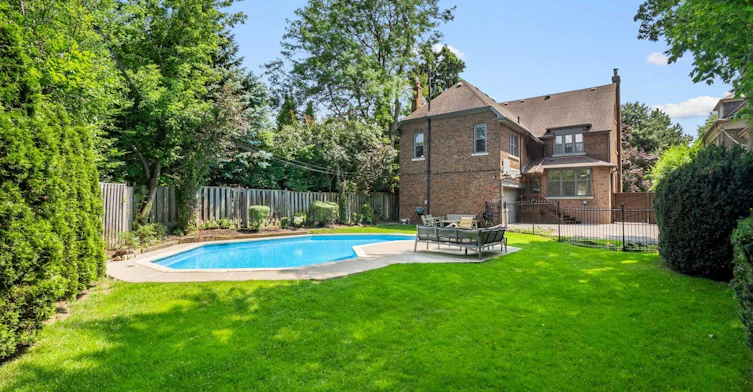 14 Dewbourne Avenue, Toronto, ON, M5P 1Z4 - 31