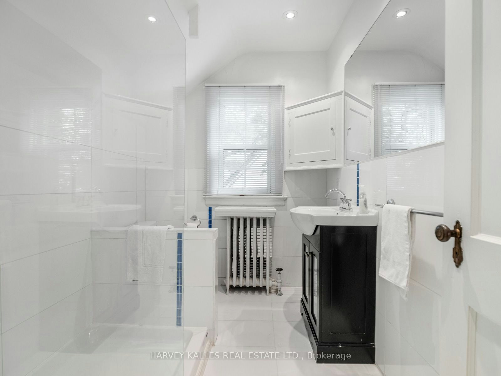 14 Dewbourne Avenue, Toronto, ON, M5P 1Z4 - 27