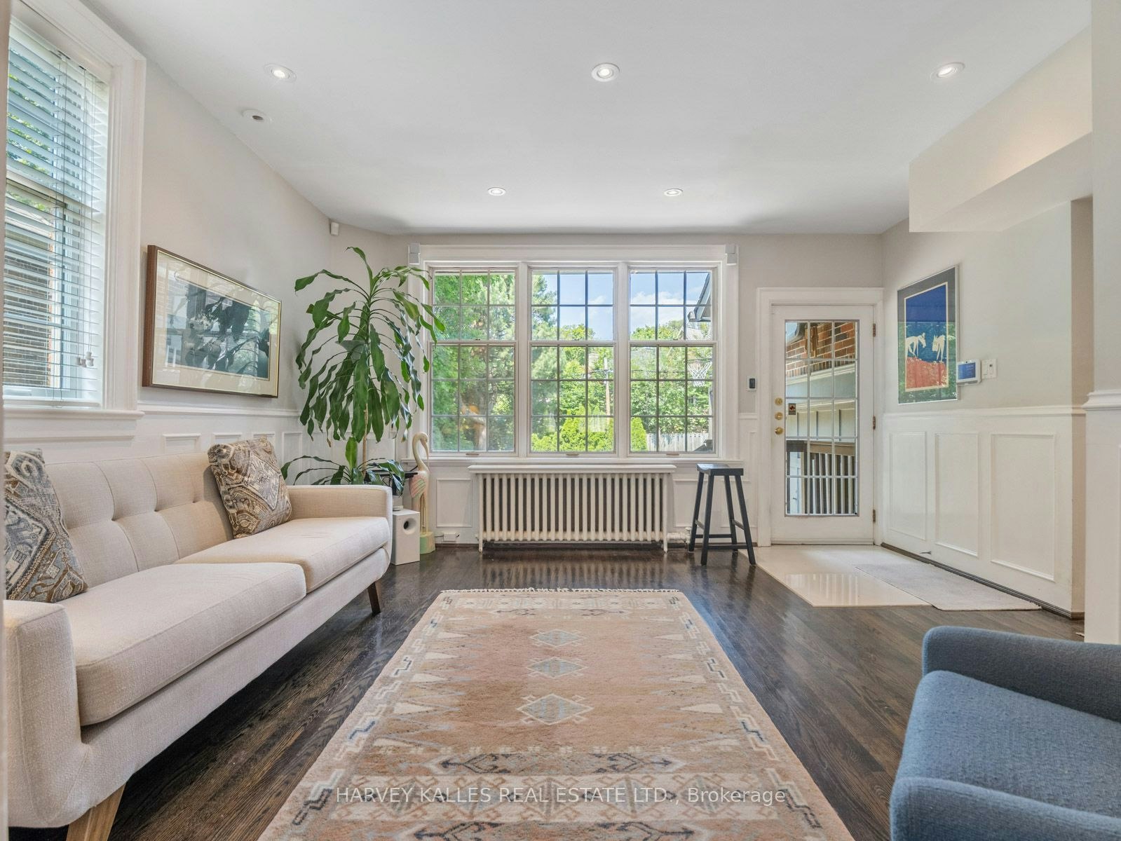 14 Dewbourne Avenue, Toronto, ON, M5P 1Z4 - 7