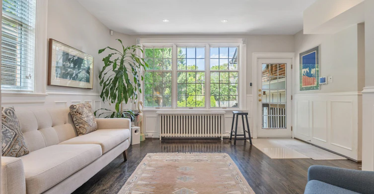 14 Dewbourne Avenue, Toronto, ON, M5P 1Z4 - 7