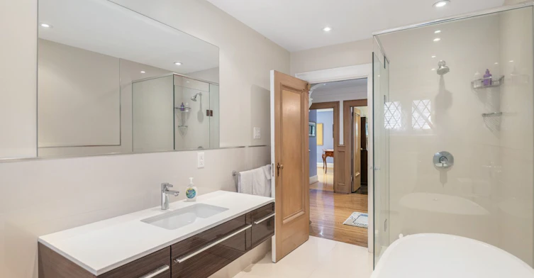 14 Dewbourne Avenue, Toronto, ON, M5P 1Z4 - 24