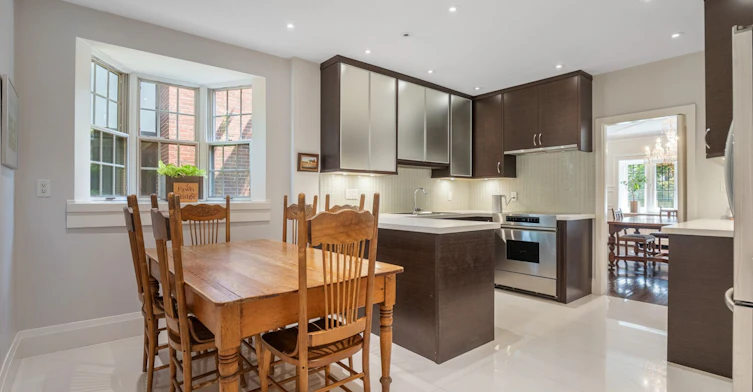 14 Dewbourne Avenue, Toronto, ON, M5P 1Z4 - 8
