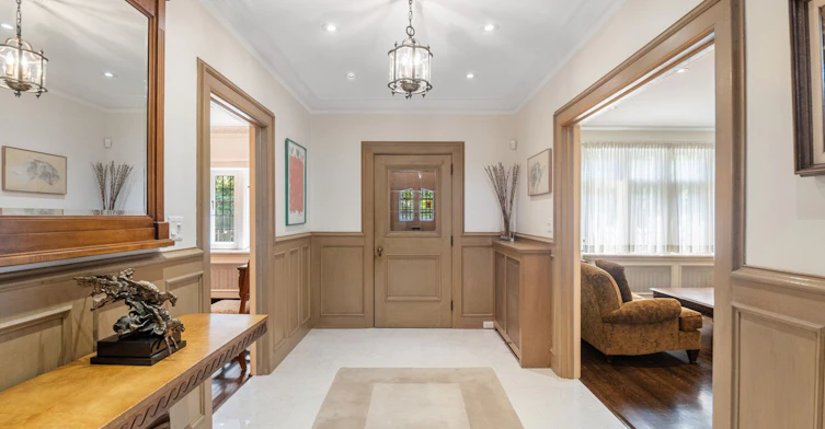 14 Dewbourne Avenue, Toronto, ON, M5P 1Z4 - 3