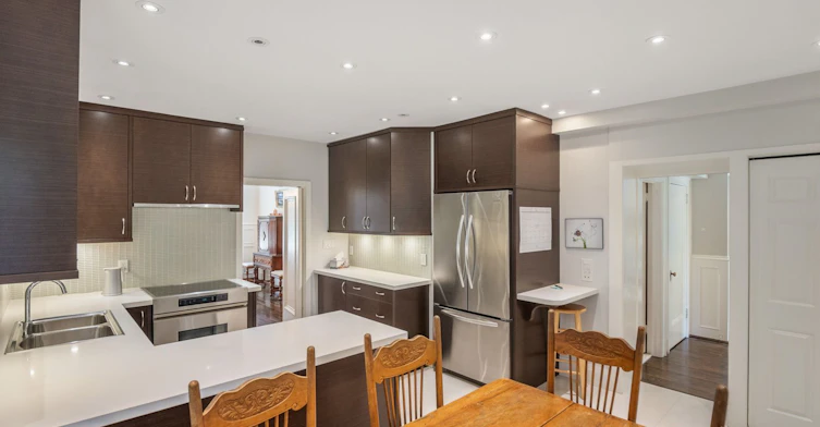 14 Dewbourne Avenue, Toronto, ON, M5P 1Z4 - 9