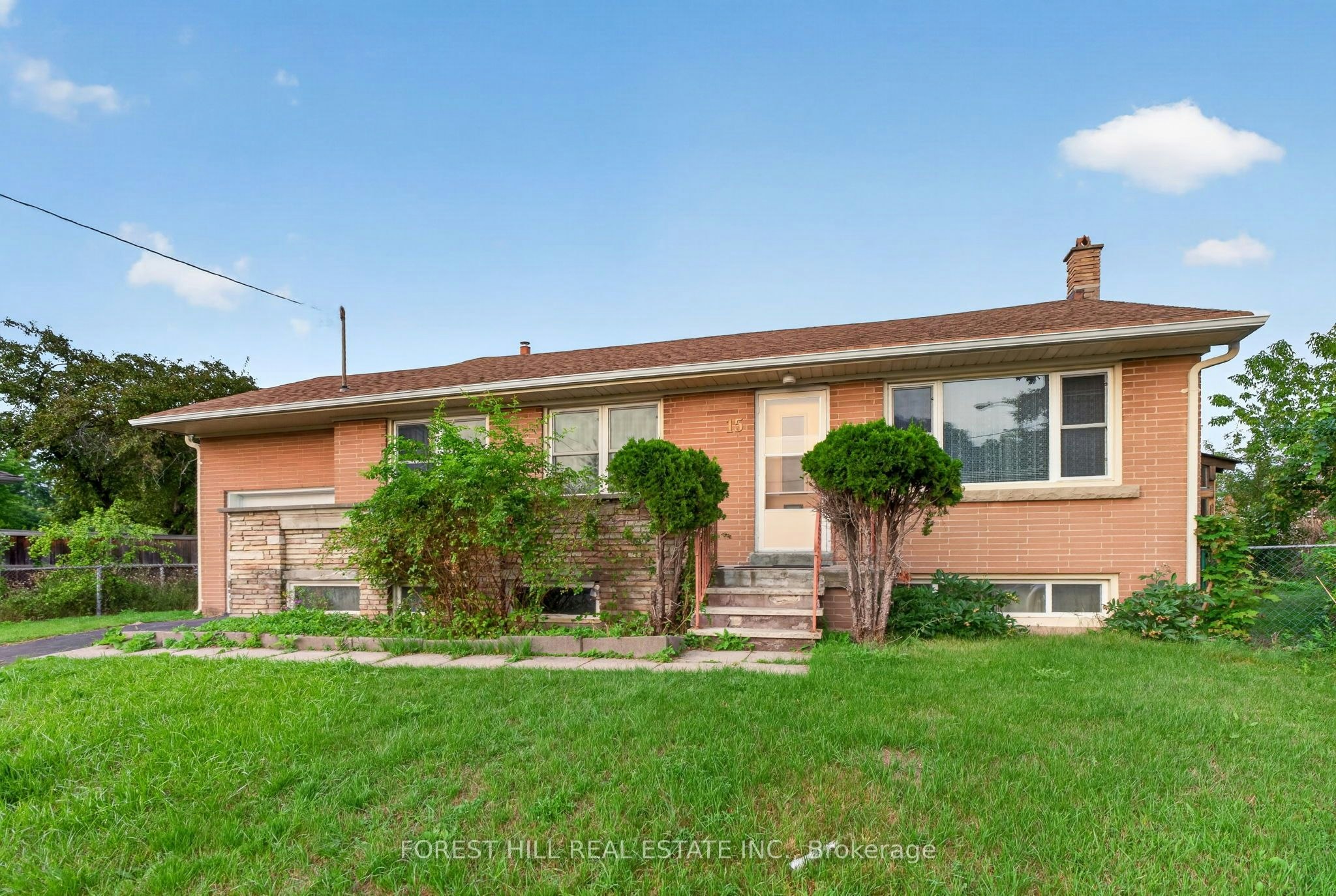 15 Robson Place, Toronto, ON, M2R 2Y3
