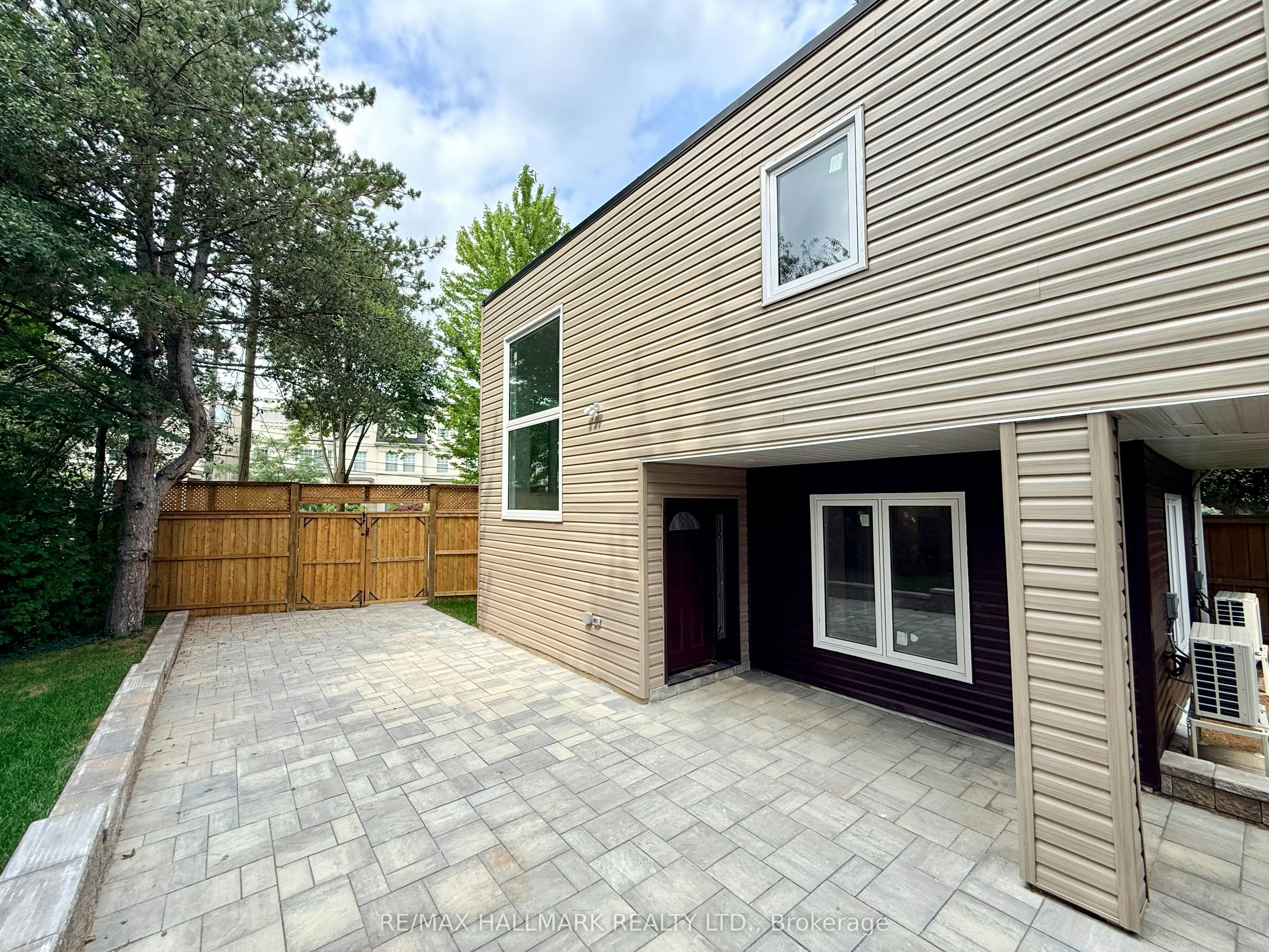 48R Bradgate Road, Toronto, ON, M3B 1J8 - 4