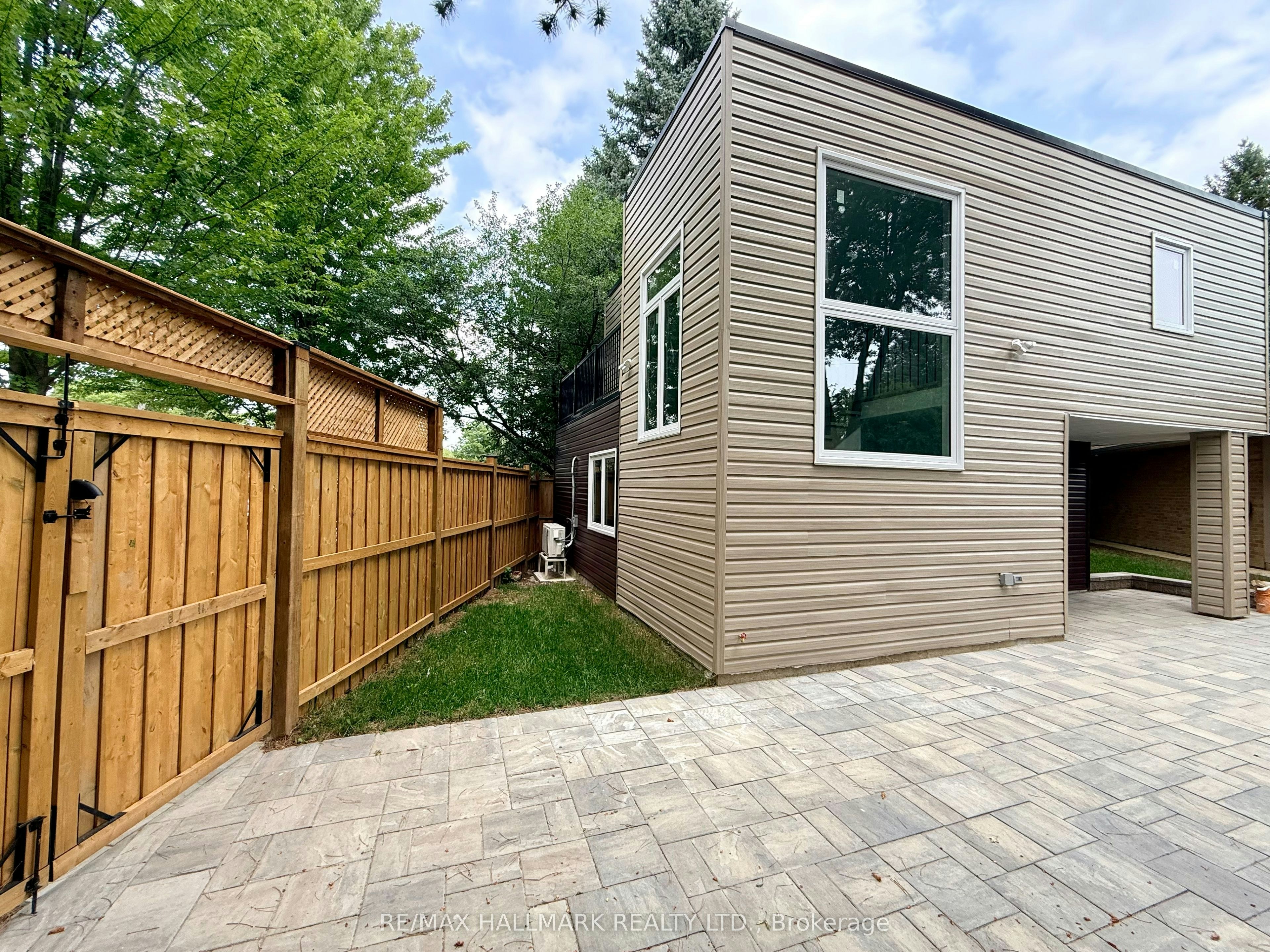 48R Bradgate Road, Toronto, ON, M3B 1J8 - 6