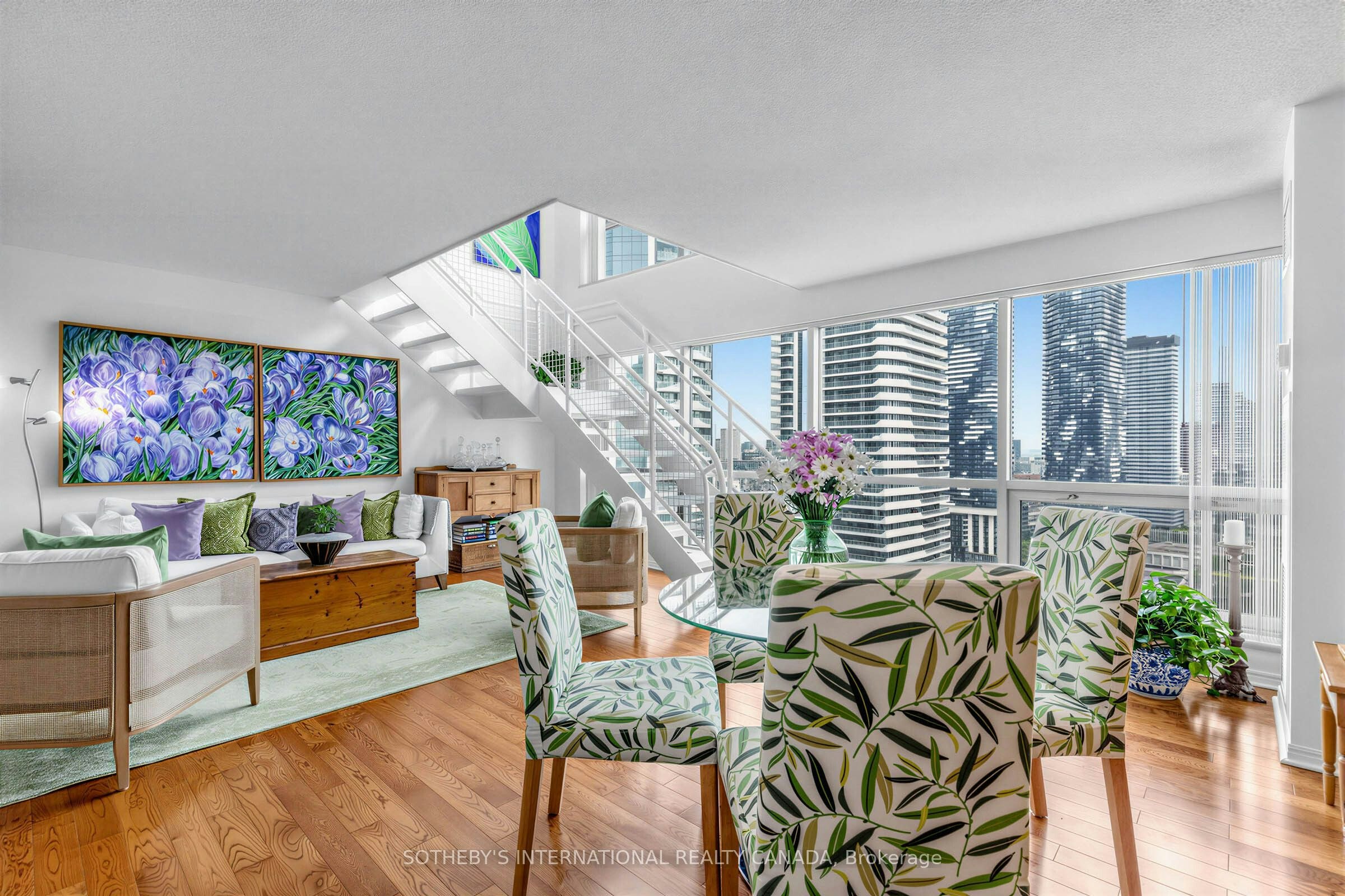 2809-10 Yonge Street, Toronto, ON, M5E 1R4