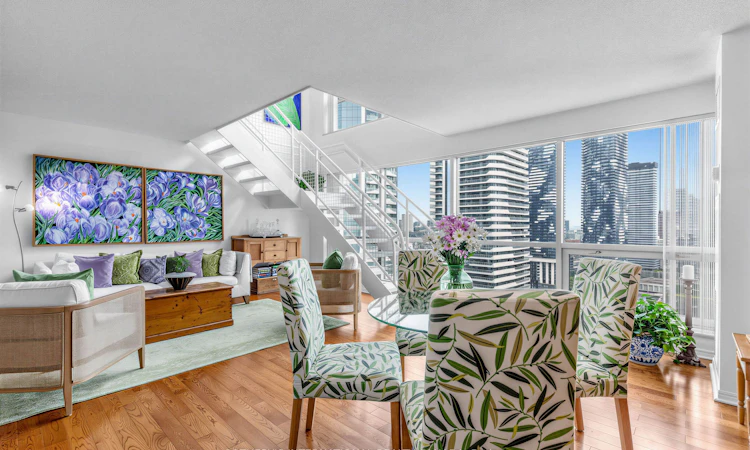 2809-10 Yonge Street