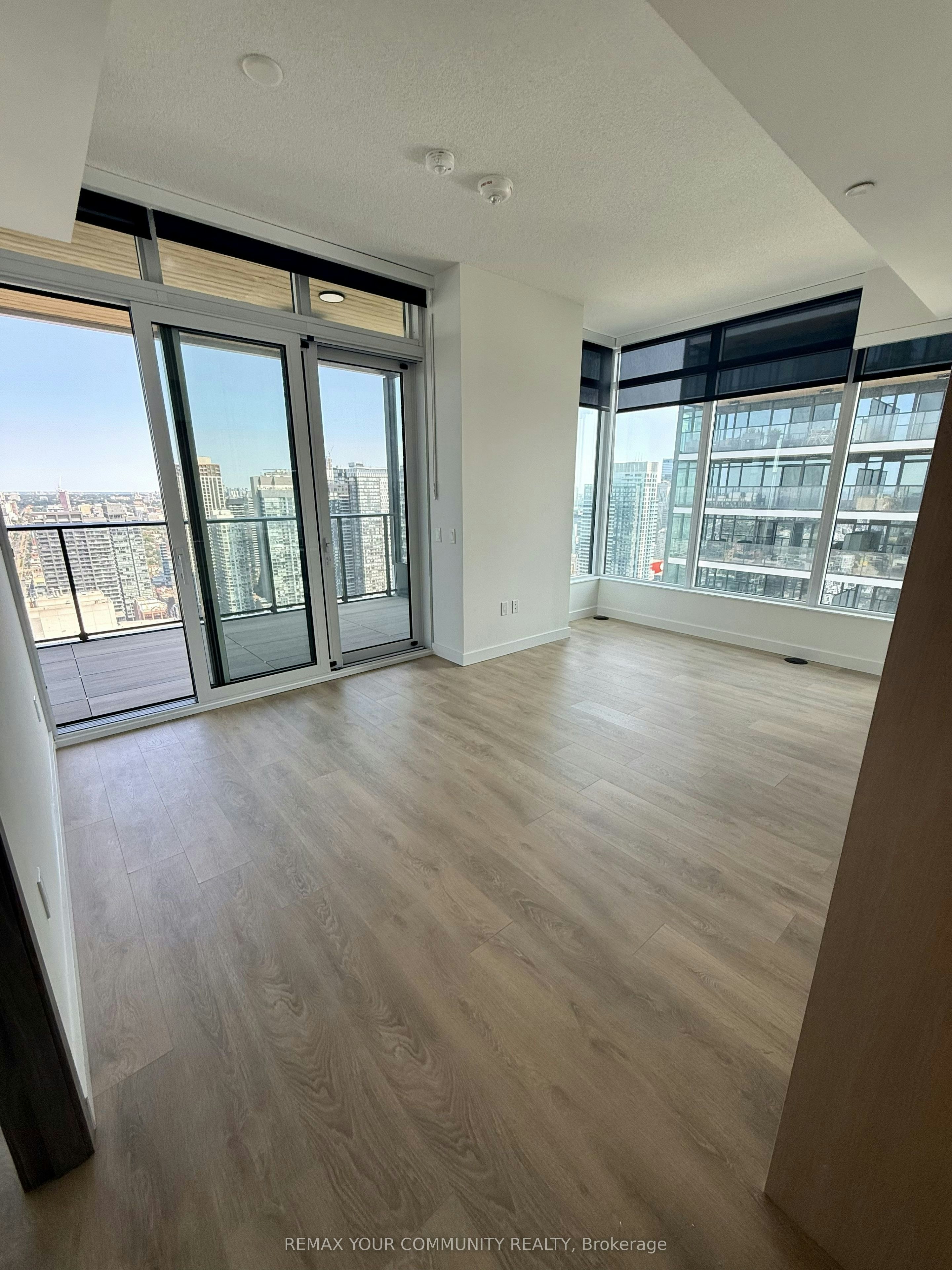 5105-3 Concord Cityplace Way, Toronto, ON, M5V 0X4 - 3