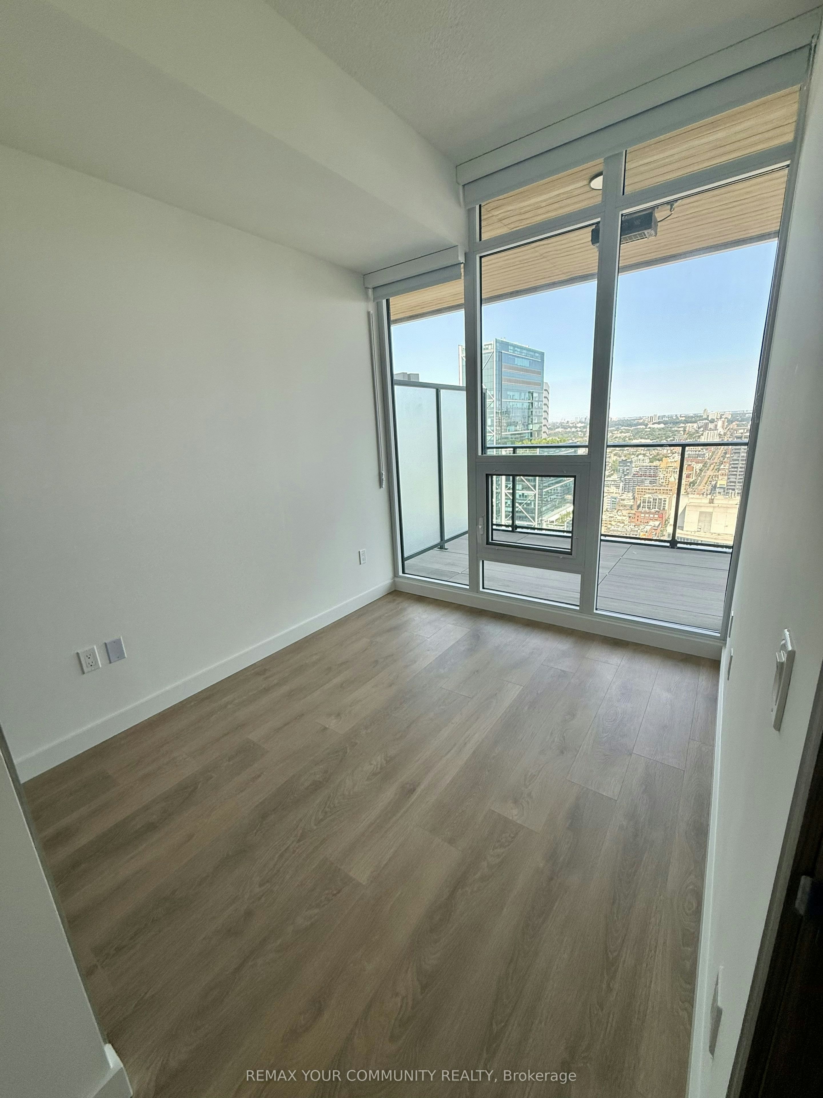 5105-3 Concord Cityplace Way, Toronto, ON, M5V 0X4 - 7
