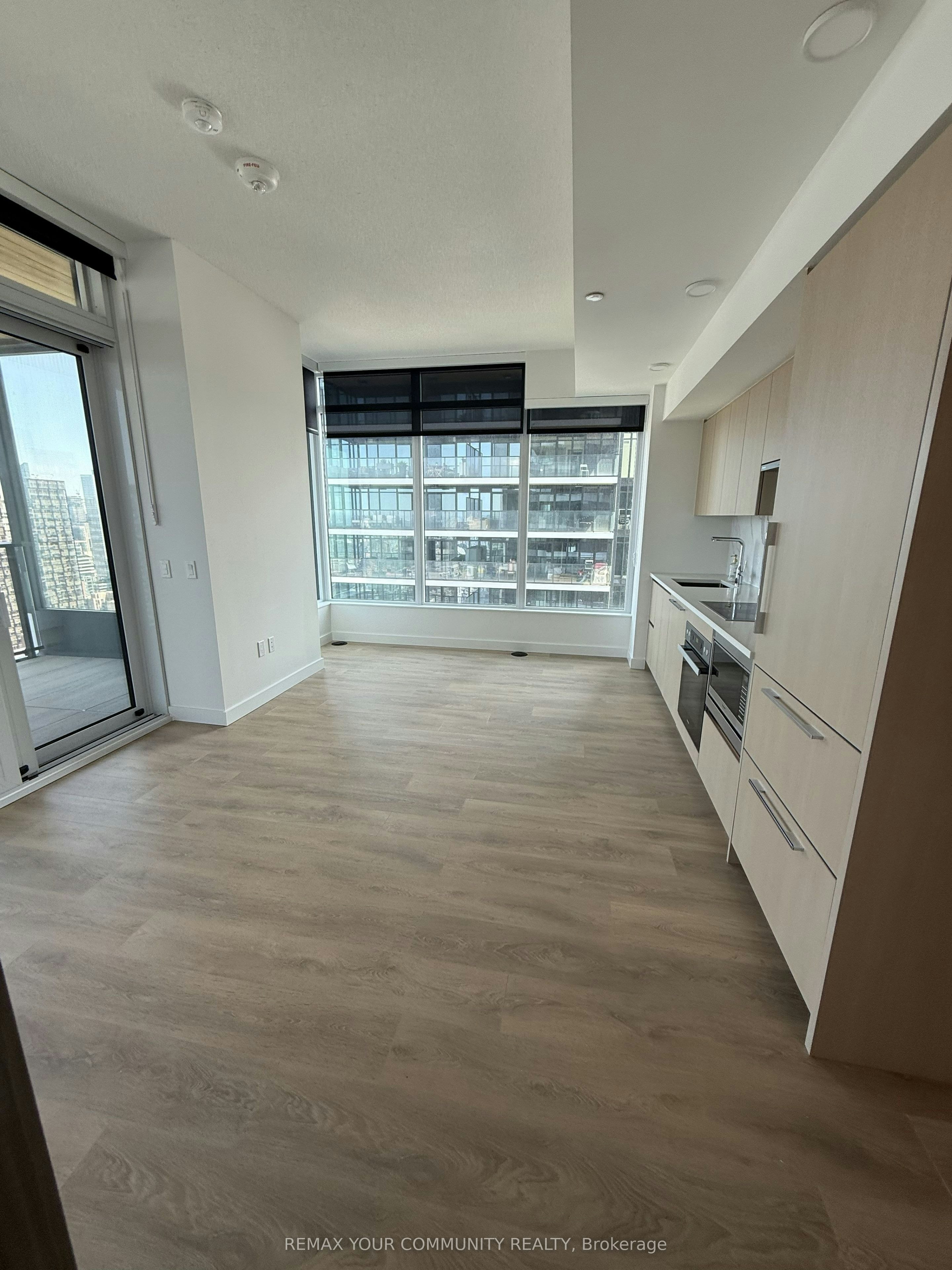 5105-3 Concord Cityplace Way, Toronto, ON, M5V 0X4 - 2