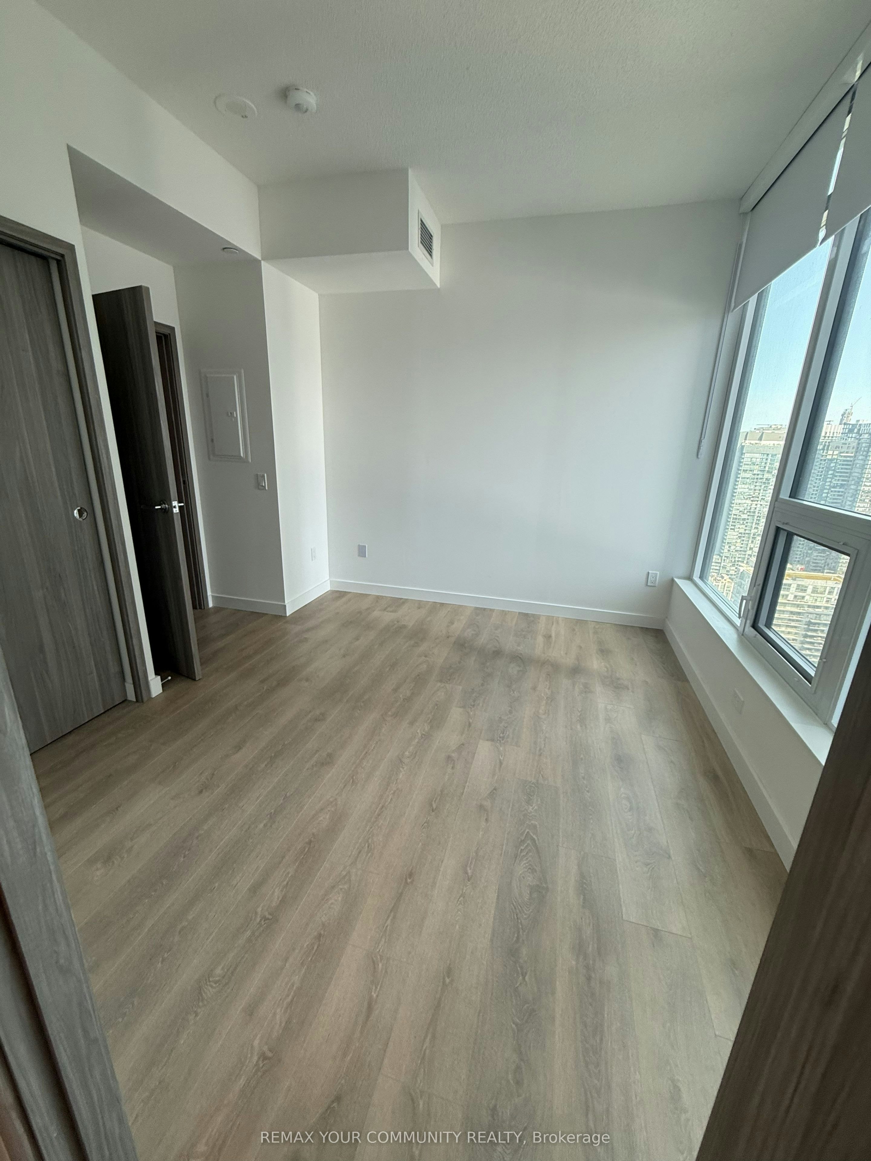 5105-3 Concord Cityplace Way, Toronto, ON, M5V 0X4 - 9