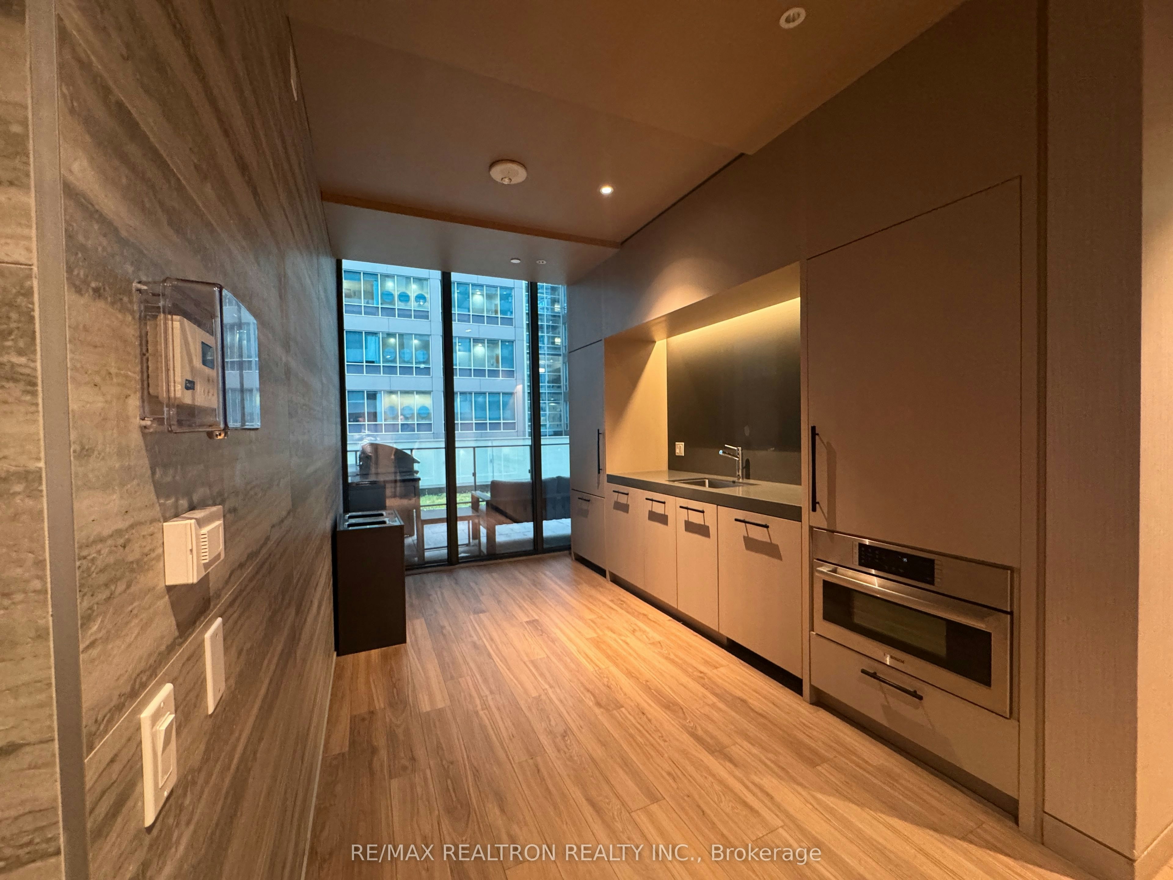 3904-20 Lombard Street, Toronto, ON, M5C 0A7 - 2