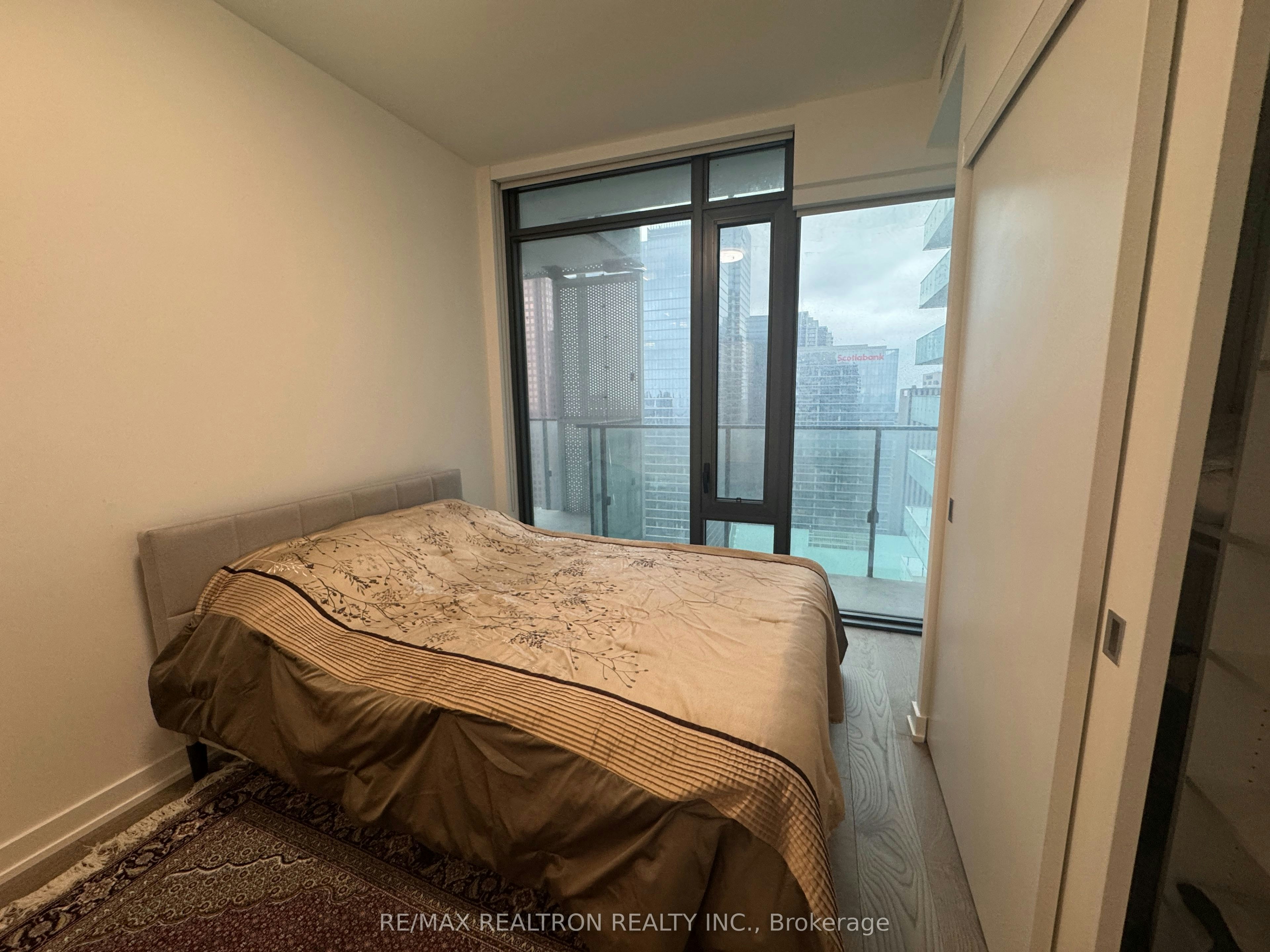 3904-20 Lombard Street, Toronto, ON, M5C 0A7 - 5