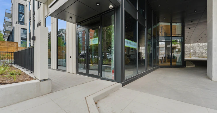 310-91 Montclair Avenue, Toronto, ON, M5P 0B1 - 2