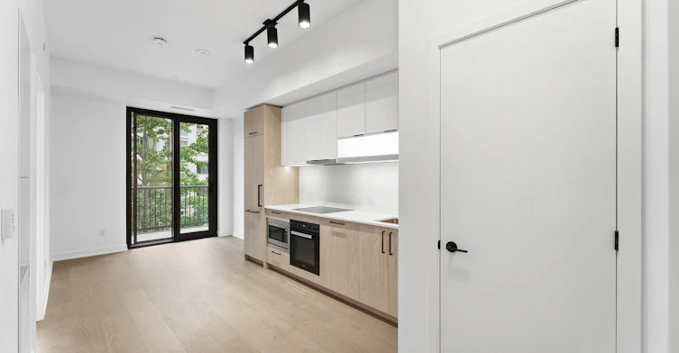 310-91 Montclair Avenue, Toronto, ON, M5P 0B1 - 3