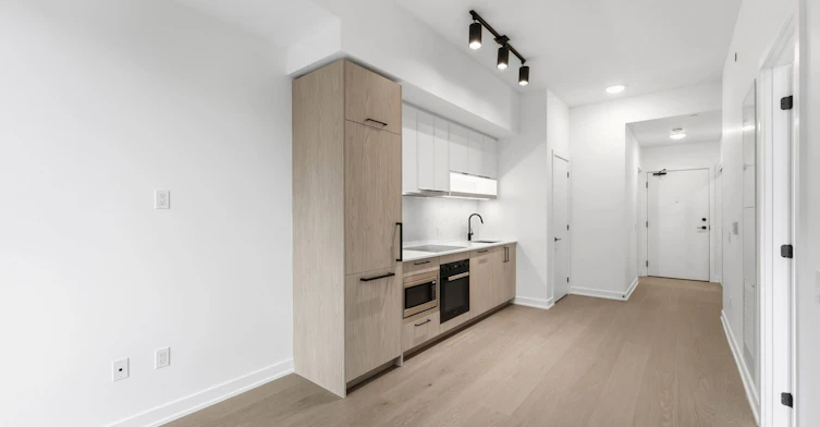 310-91 Montclair Avenue, Toronto, ON, M5P 0B1 - 5
