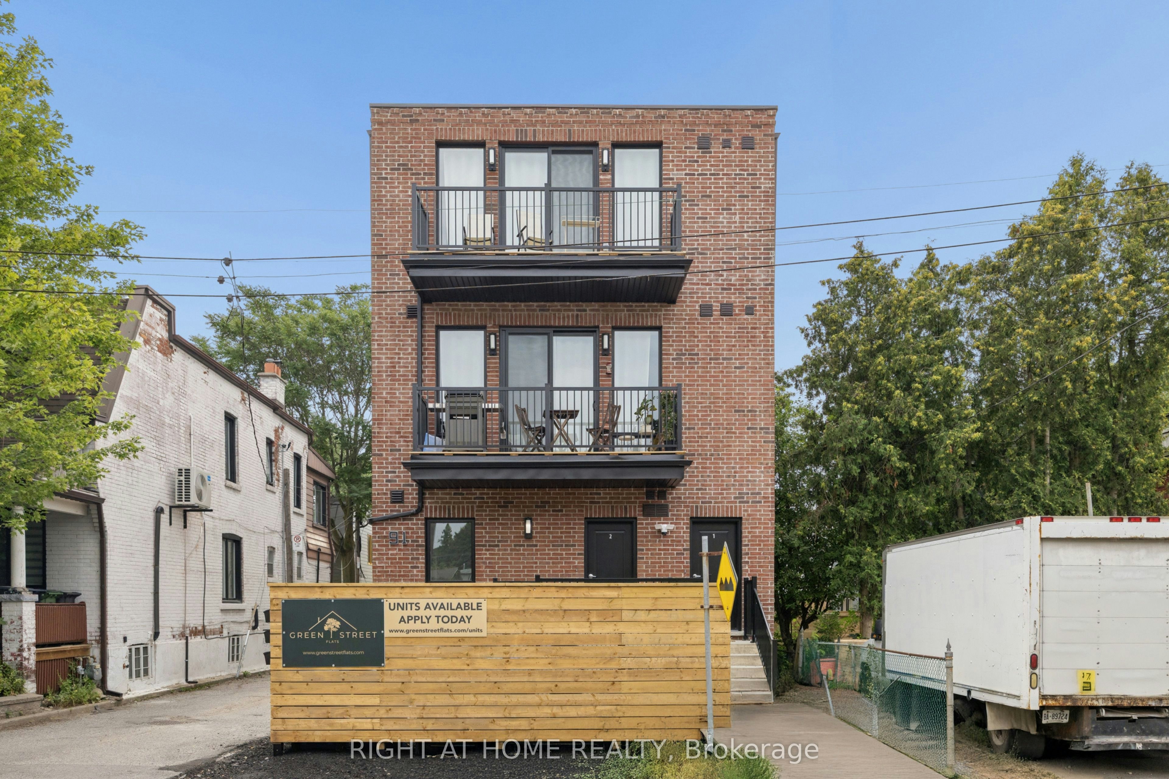 2-91 Barton Avenue, Toronto, ON, M6G 1P7 - 22
