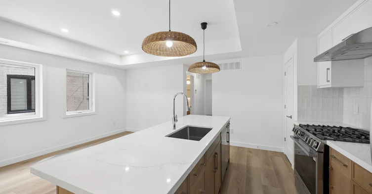 2-91 Barton Avenue, Toronto, ON, M6G 1P7 - 8