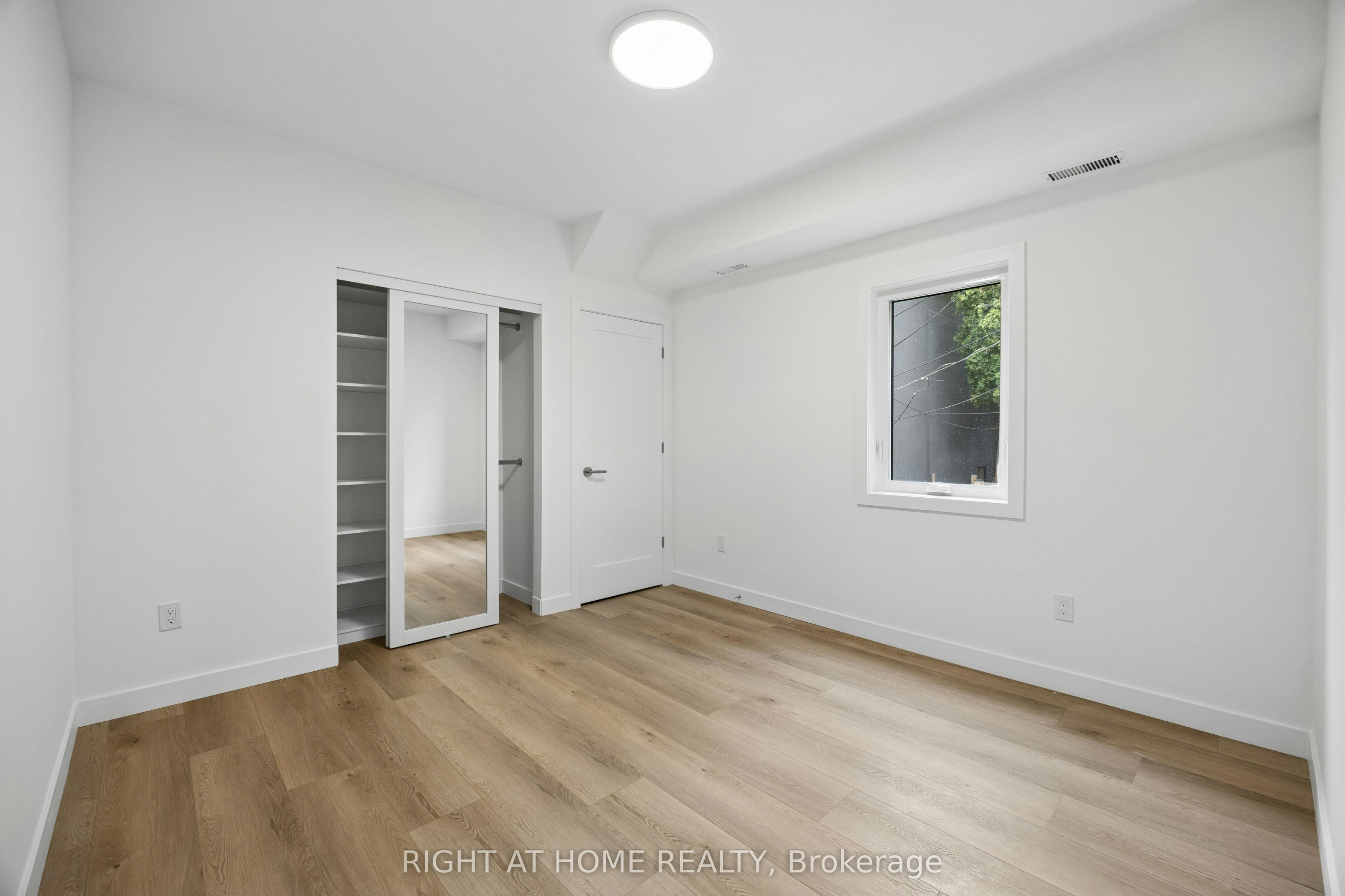 2-91 Barton Avenue, Toronto, ON, M6G 1P7 - 16