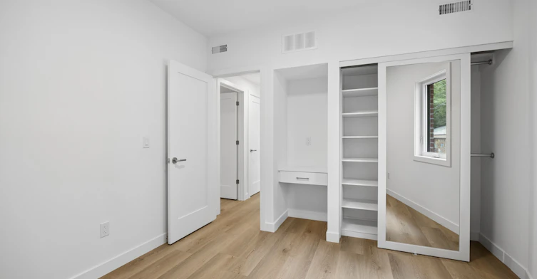 2-91 Barton Avenue, Toronto, ON, M6G 1P7 - 13