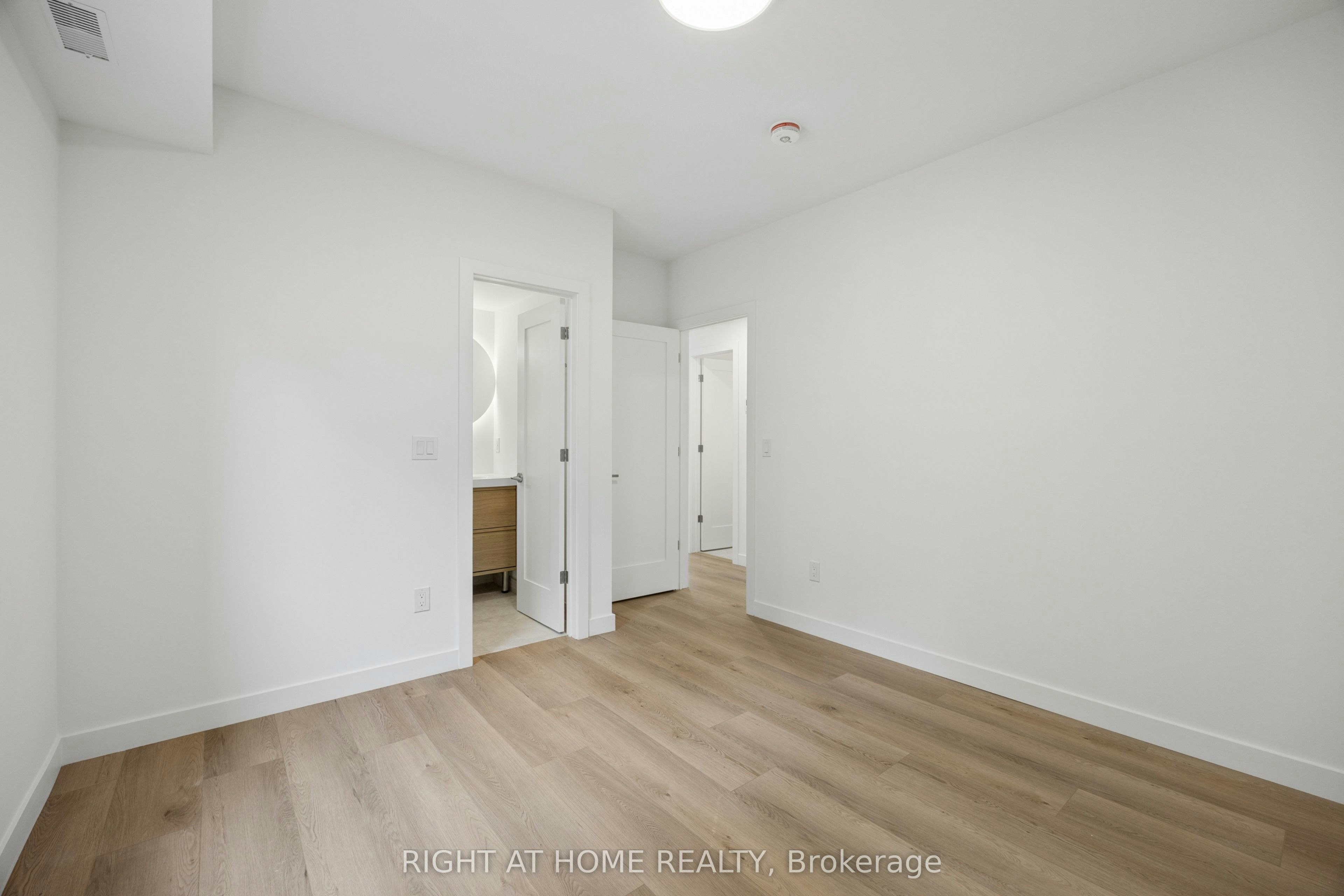 2-91 Barton Avenue, Toronto, ON, M6G 1P7 - 15