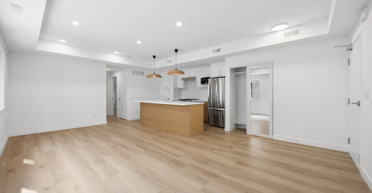 2-91 Barton Avenue, Toronto, ON, M6G 1P7 - 5