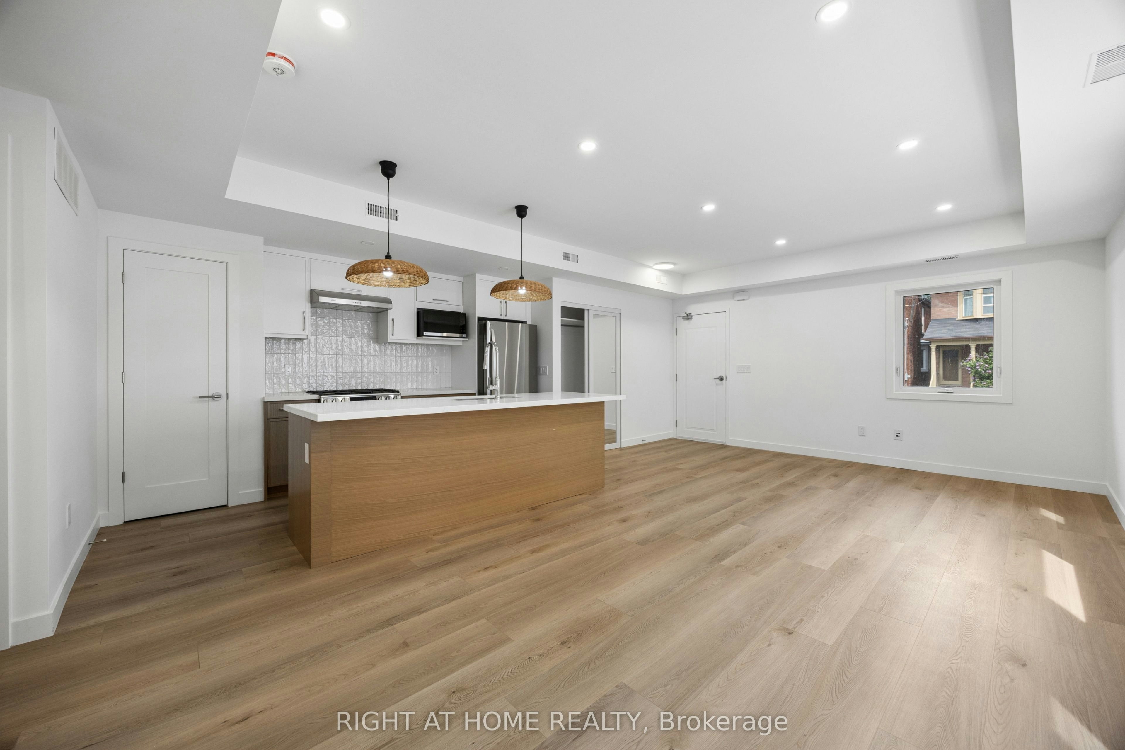 2-91 Barton Avenue, Toronto, ON, M6G 1P7 - 6