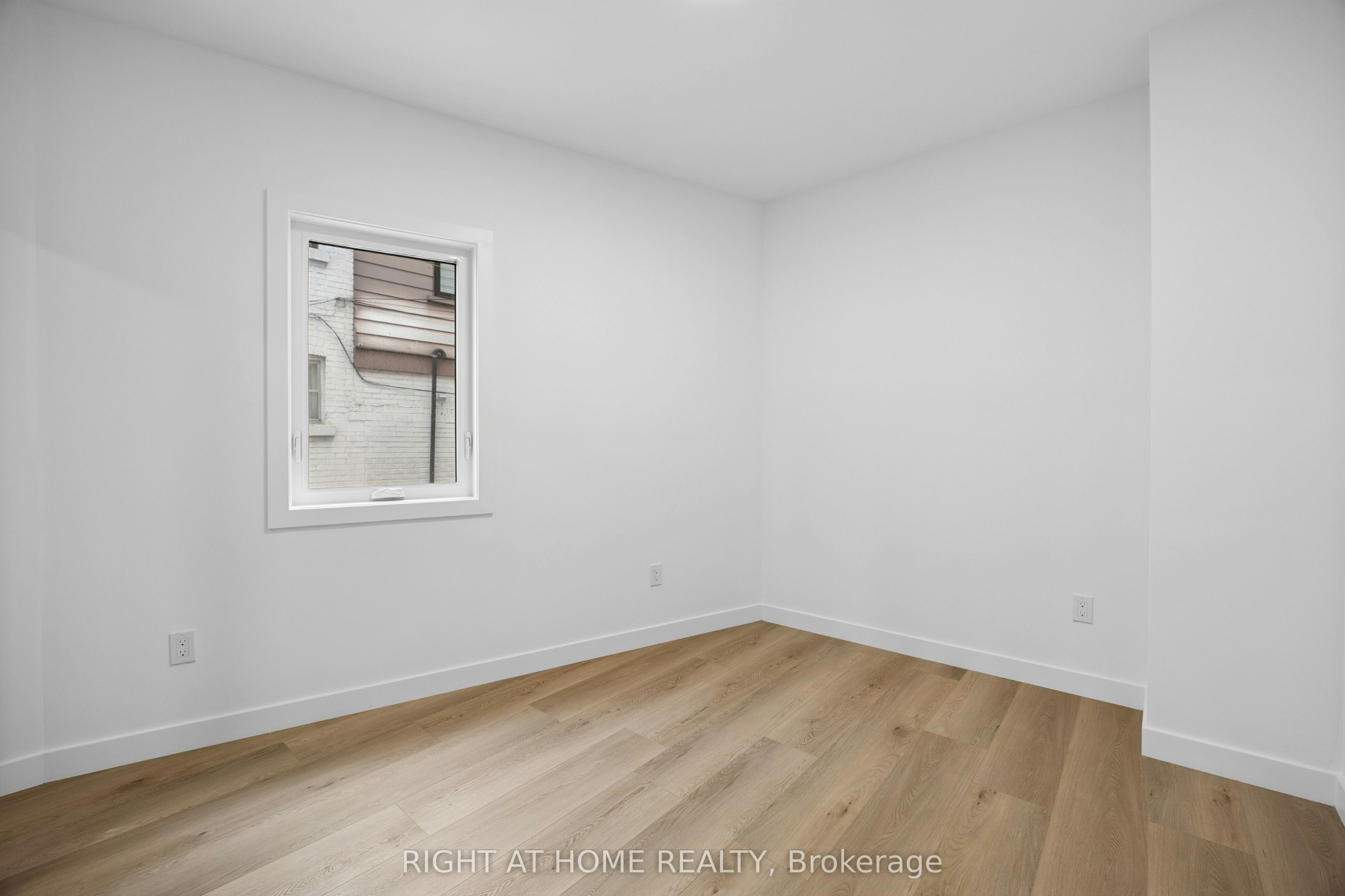 2-91 Barton Avenue, Toronto, ON, M6G 1P7 - 12