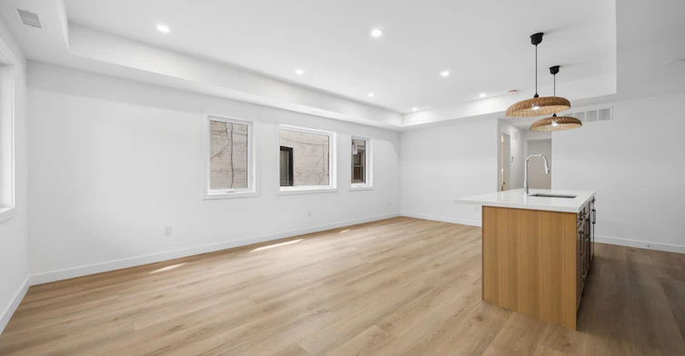 2-91 Barton Avenue, Toronto, ON, M6G 1P7 - 4