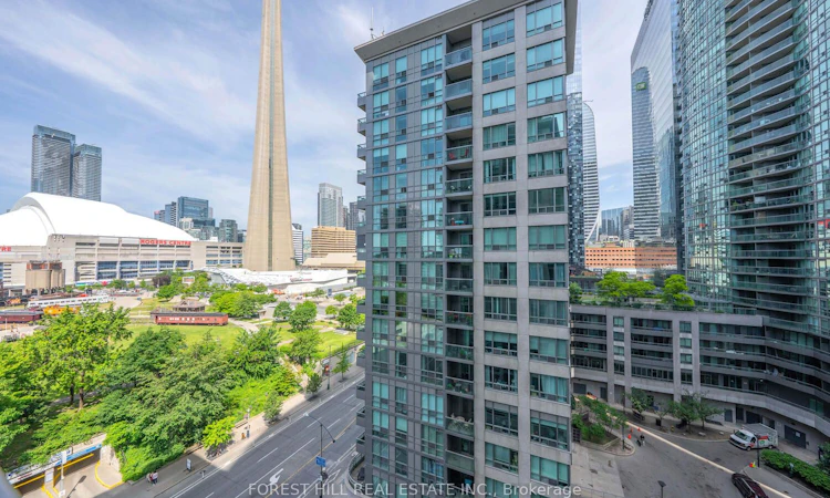 1120-25 Lower Simcoe Street