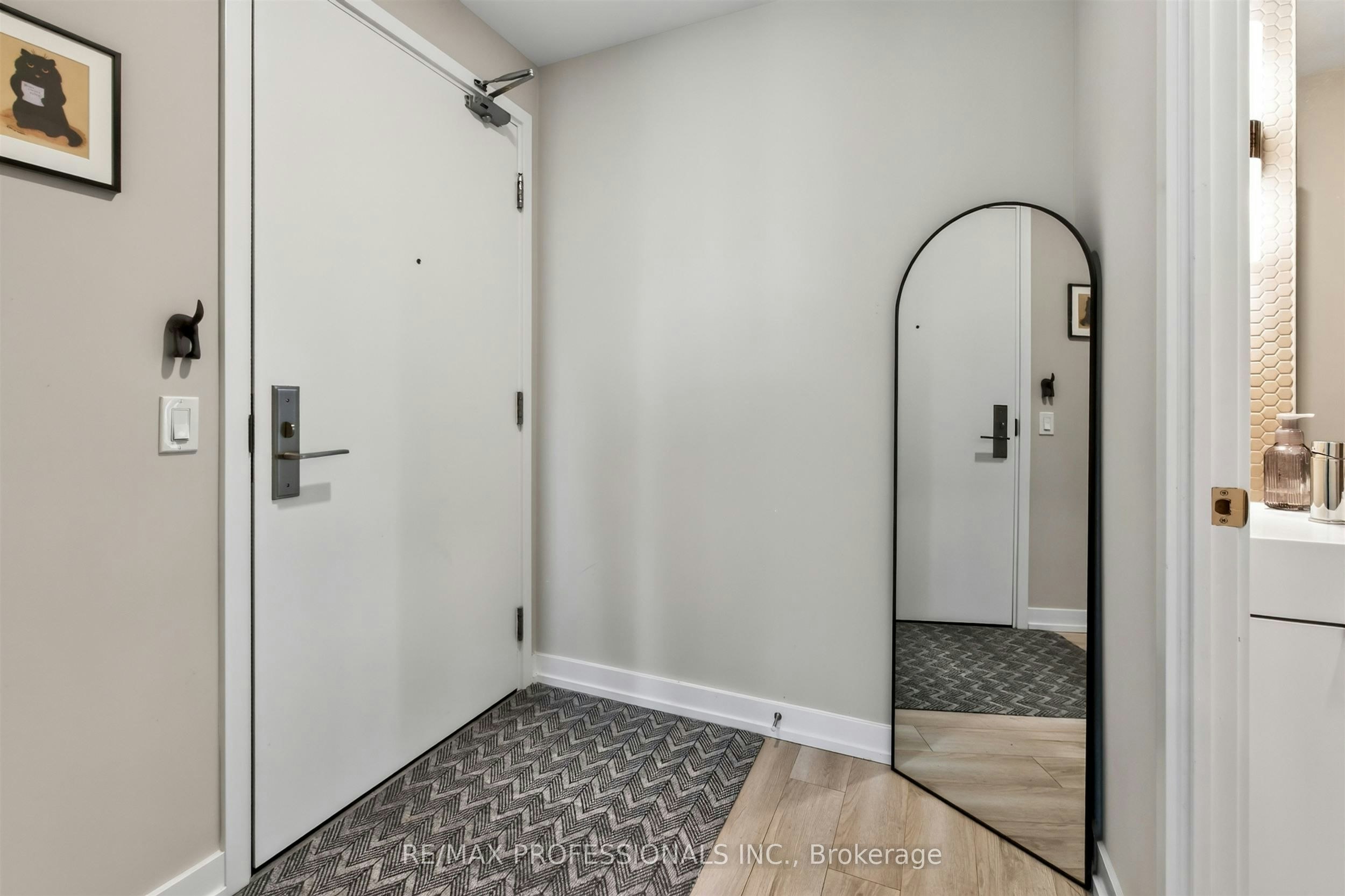 1102-33 Helendale Avenue, Toronto, ON, M4R 0A4 - 8