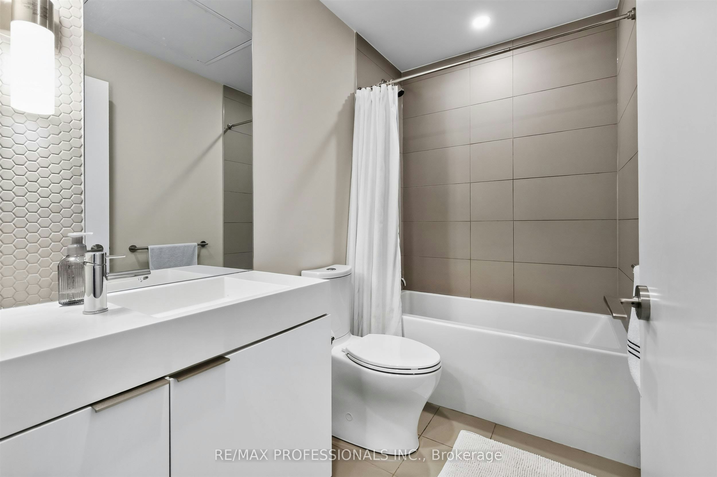 1102-33 Helendale Avenue, Toronto, ON, M4R 0A4 - 24