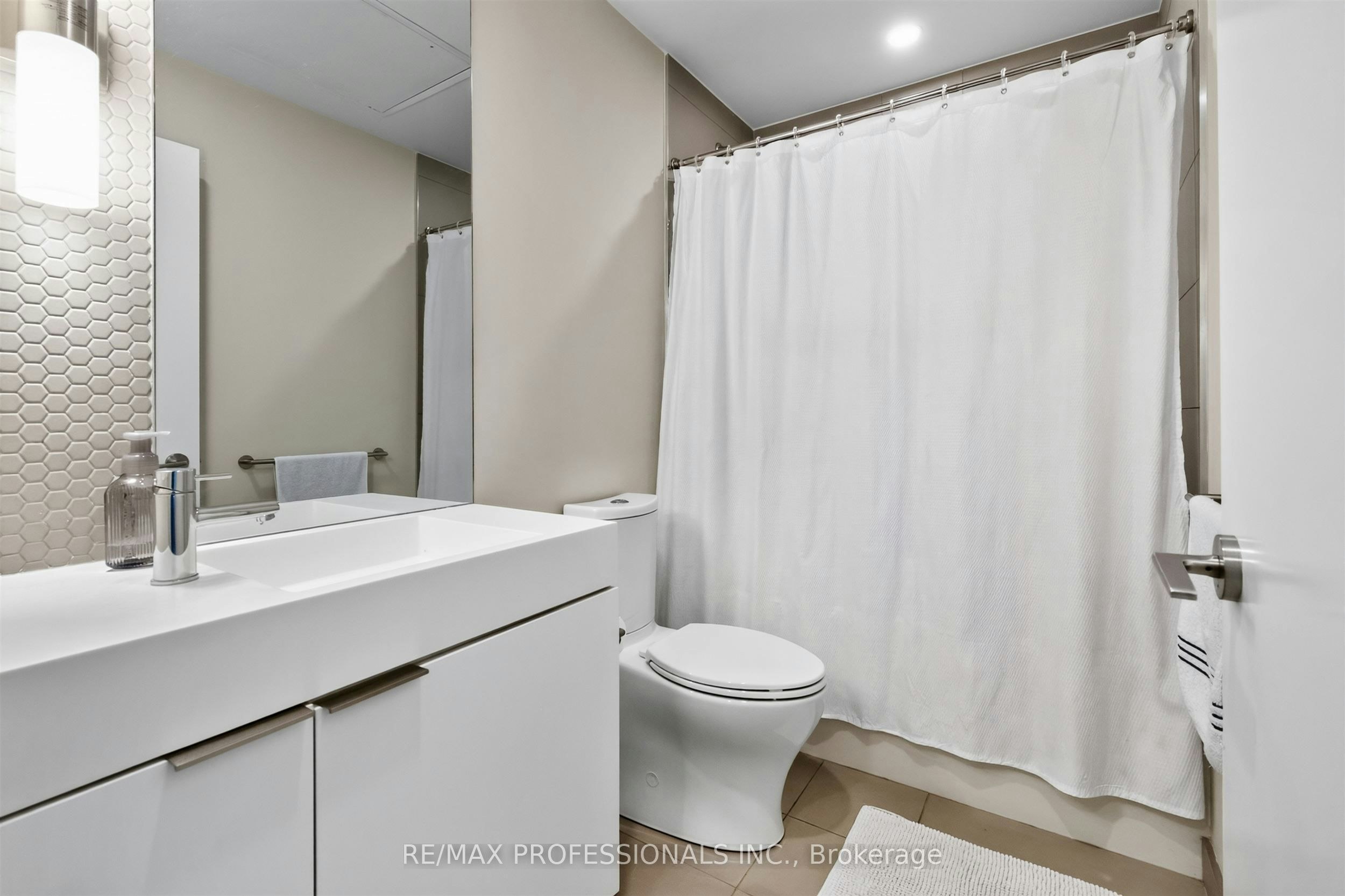 1102-33 Helendale Avenue, Toronto, ON, M4R 0A4 - 25