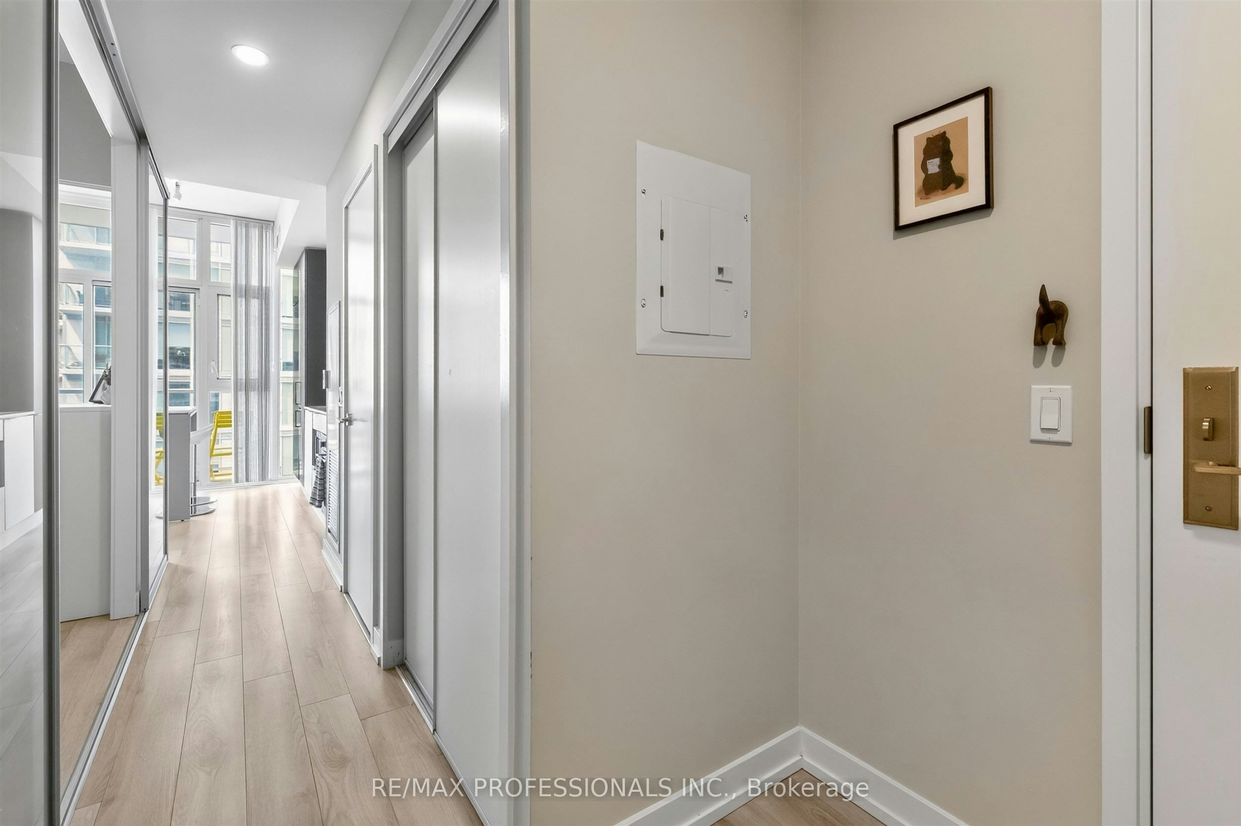 1102-33 Helendale Avenue, Toronto, ON, M4R 0A4 - 9
