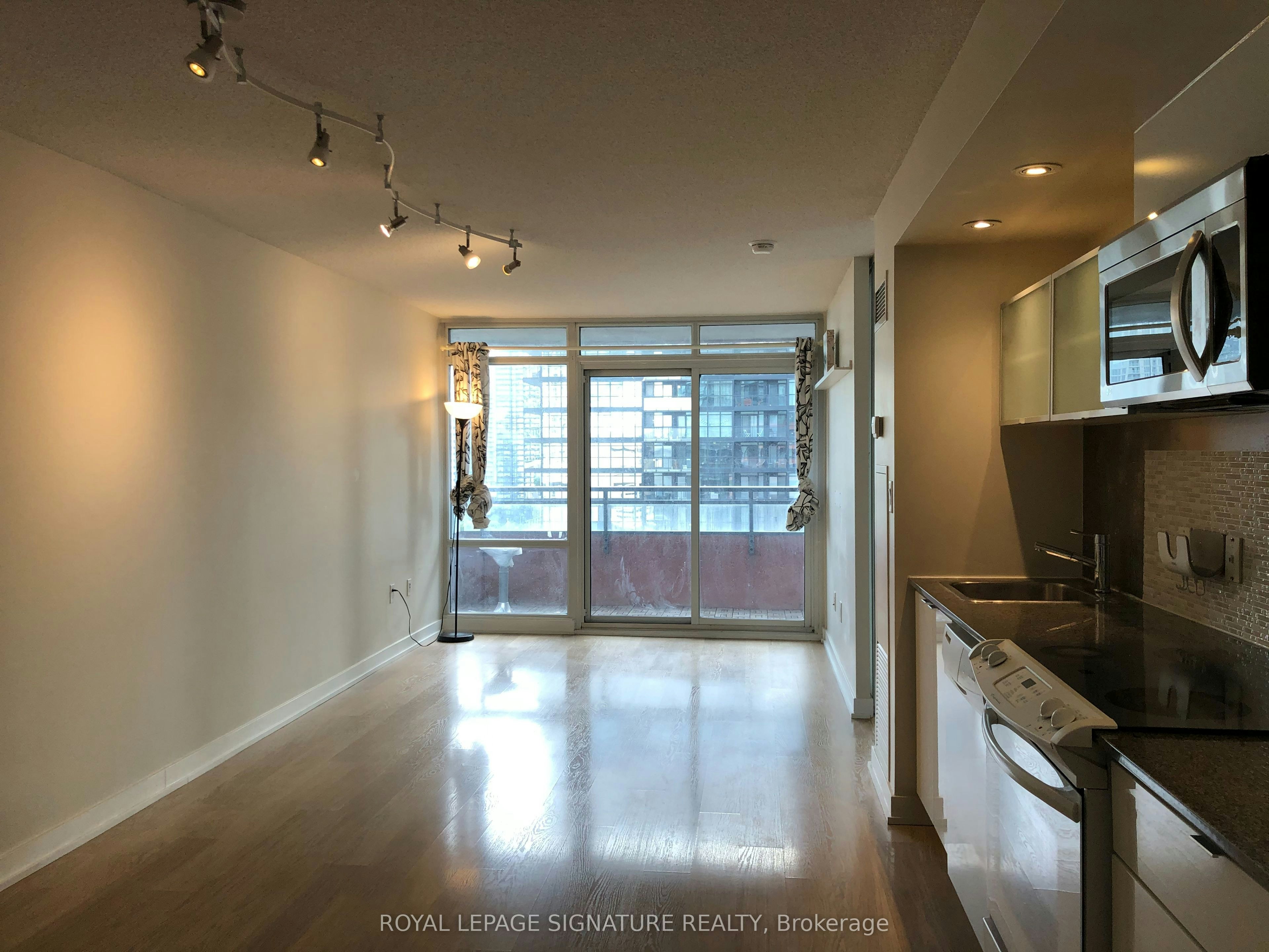 1121-4K Spadina Avenue, Toronto, ON, M5V 3Y9 - 4
