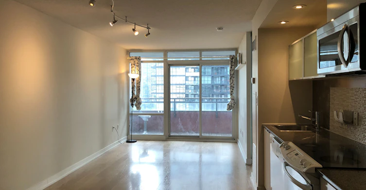 1121-4K Spadina Avenue, Toronto, ON, M5V 3Y9 - 4