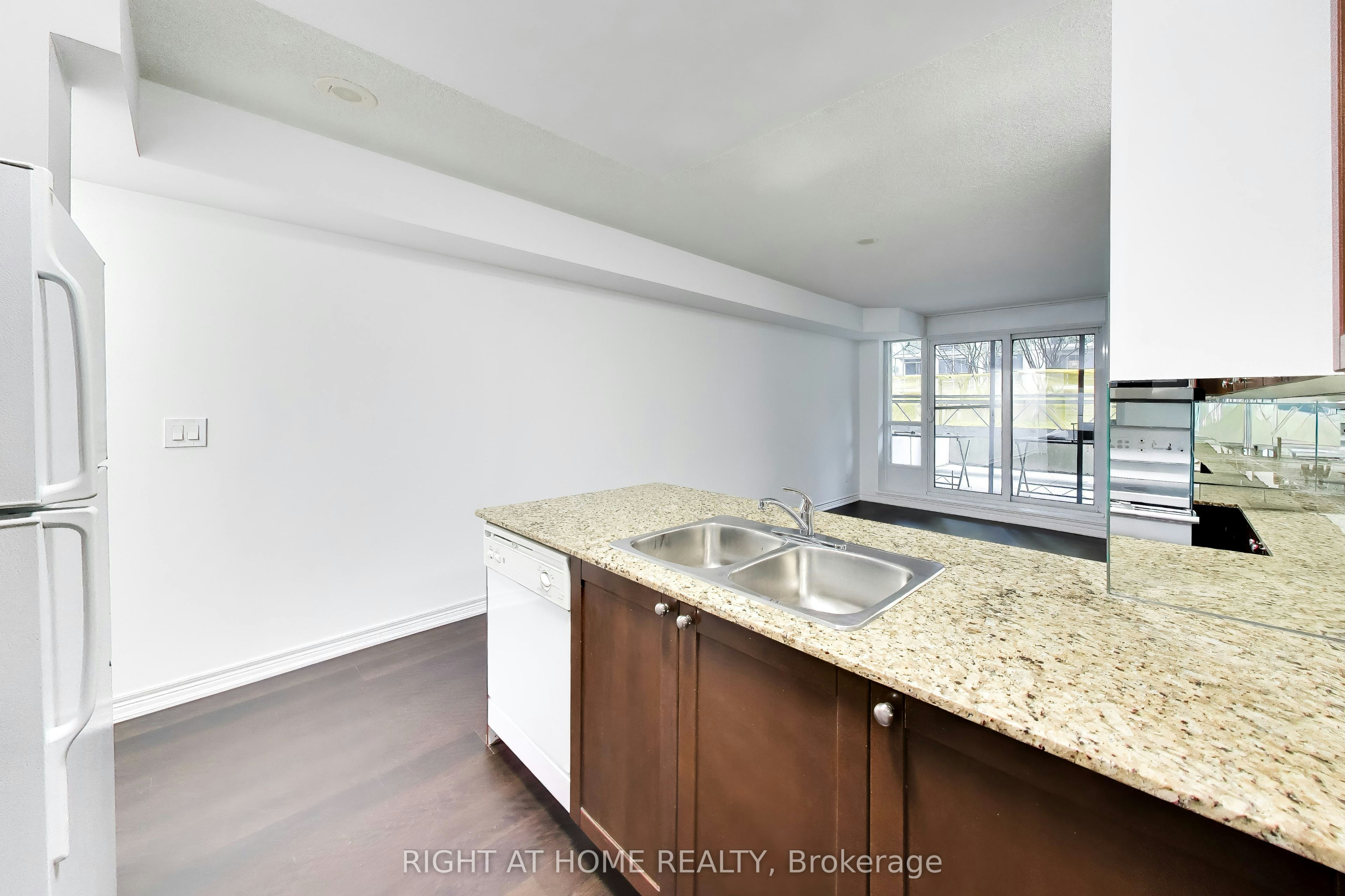 313-761 Bay Street, Toronto, ON, M5G 2R2 - 8