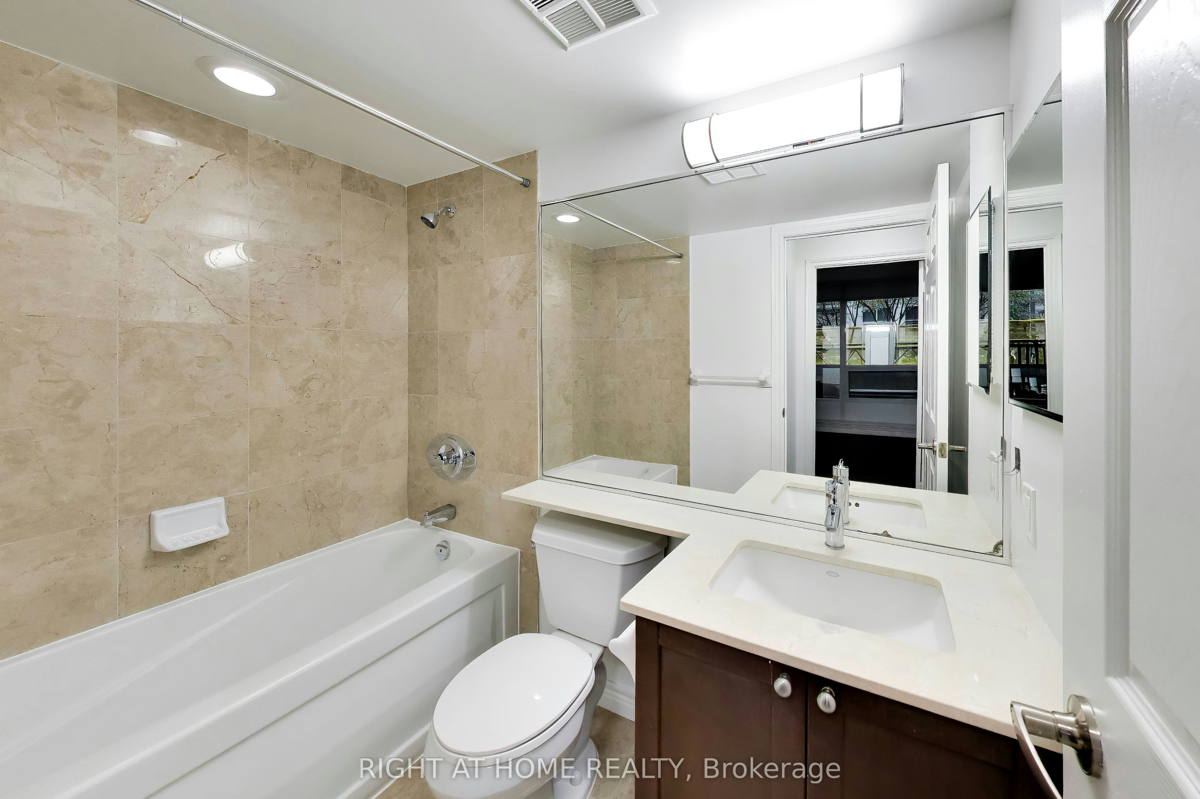 313-761 Bay Street, Toronto, ON, M5G 2R2 - 13