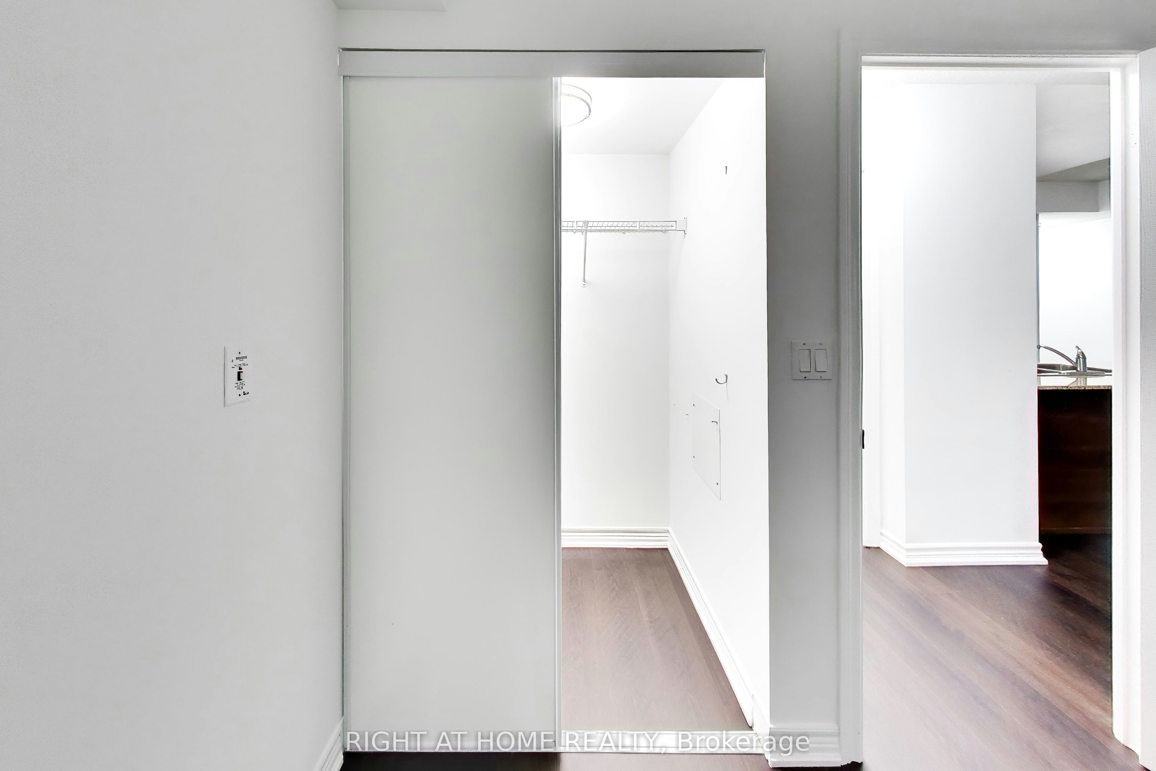 313-761 Bay Street, Toronto, ON, M5G 2R2 - 12