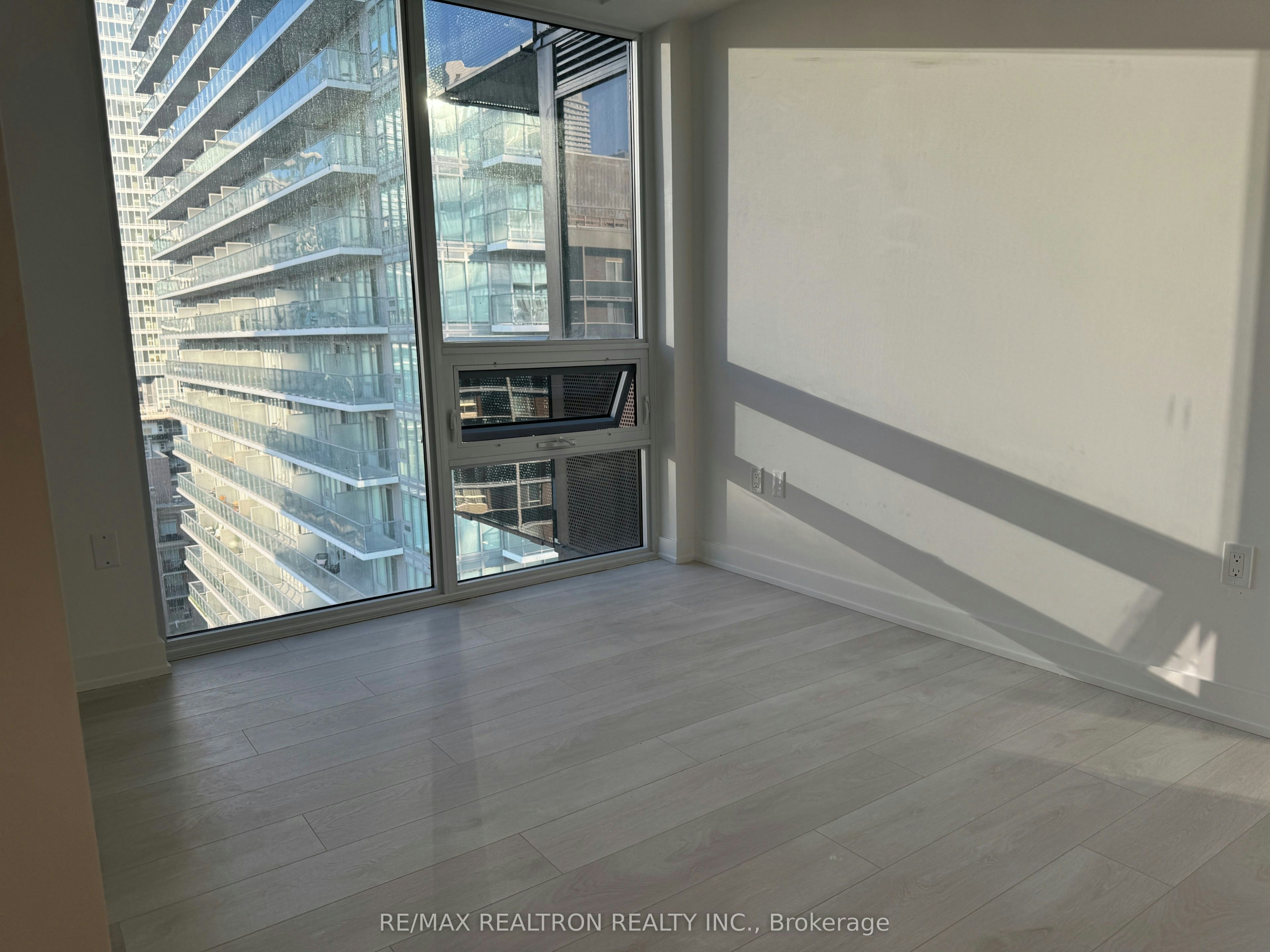 1402-127 Broadway Avenue, Toronto, ON, M4P 1V4 - 11