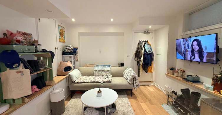 Lower-125 Walmer Road, Toronto, ON, M5R 2X8 - 4