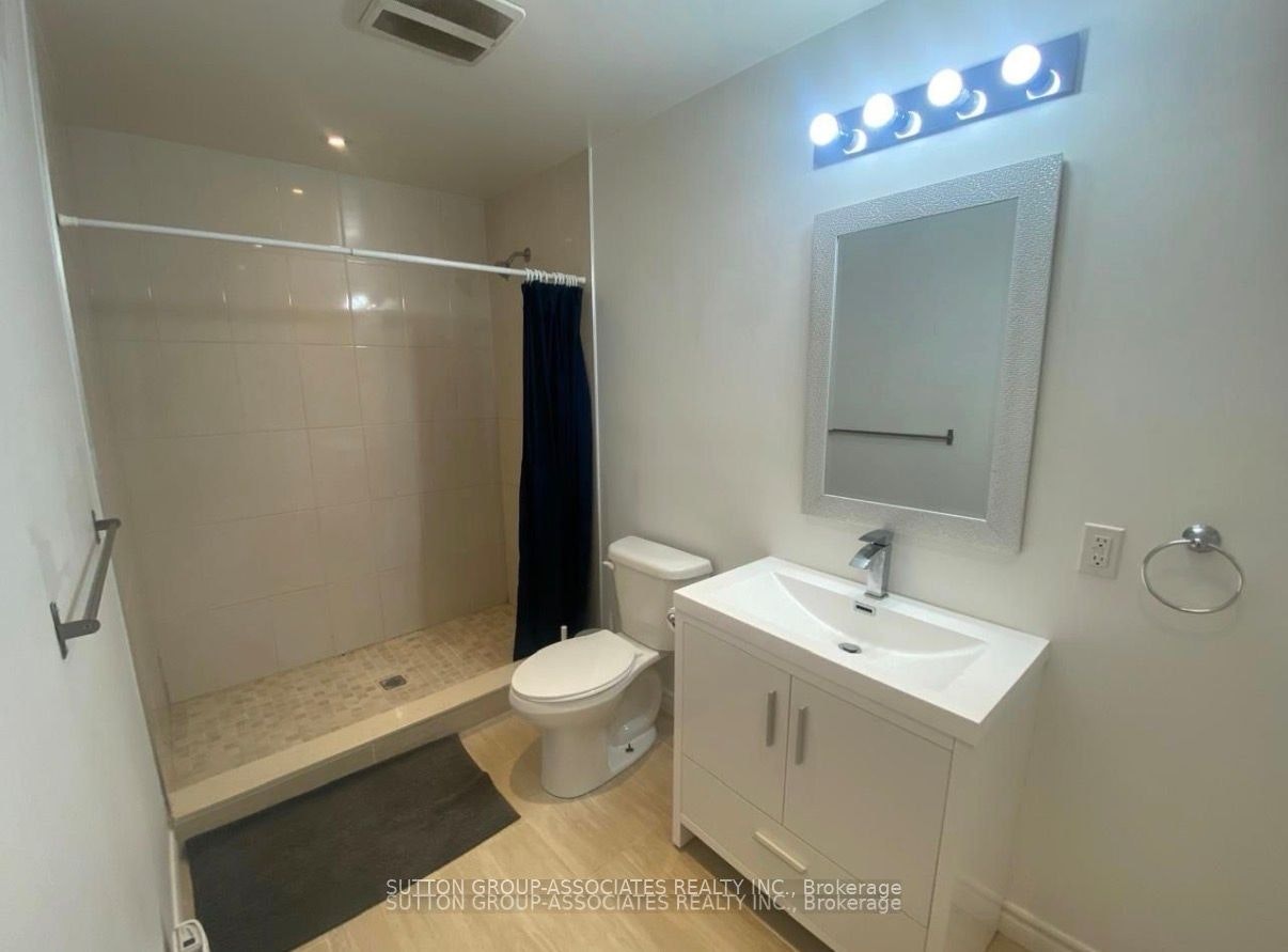 Lower-125 Walmer Road, Toronto, ON, M5R 2X8 - 6