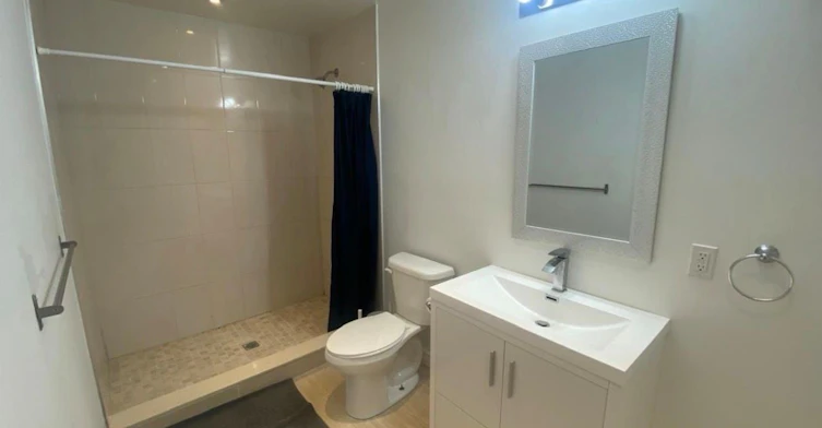 Lower-125 Walmer Road, Toronto, ON, M5R 2X8 - 6