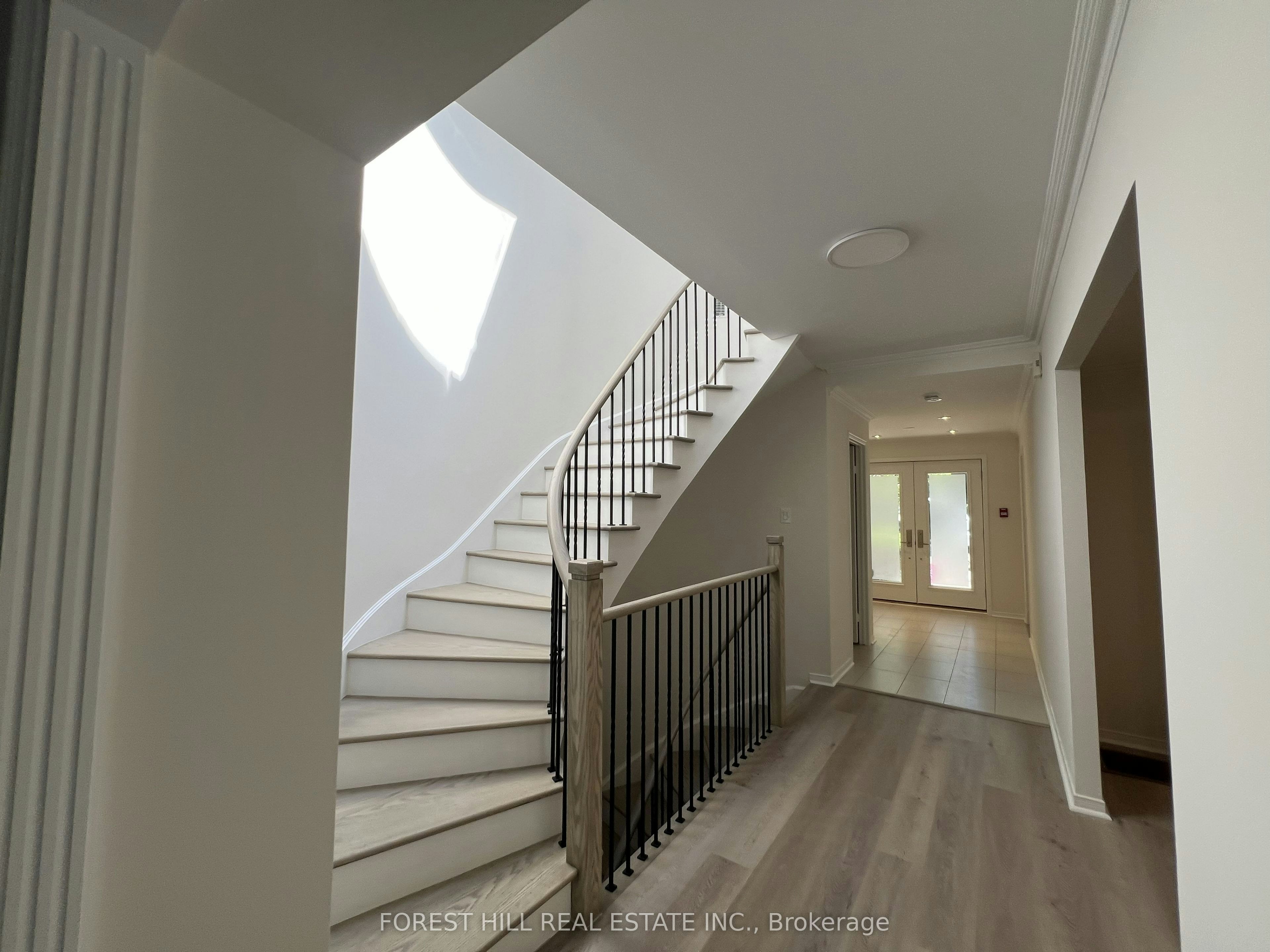 21 Lower Village Gate N/A, Toronto, ON, M5P 3L7 - 10